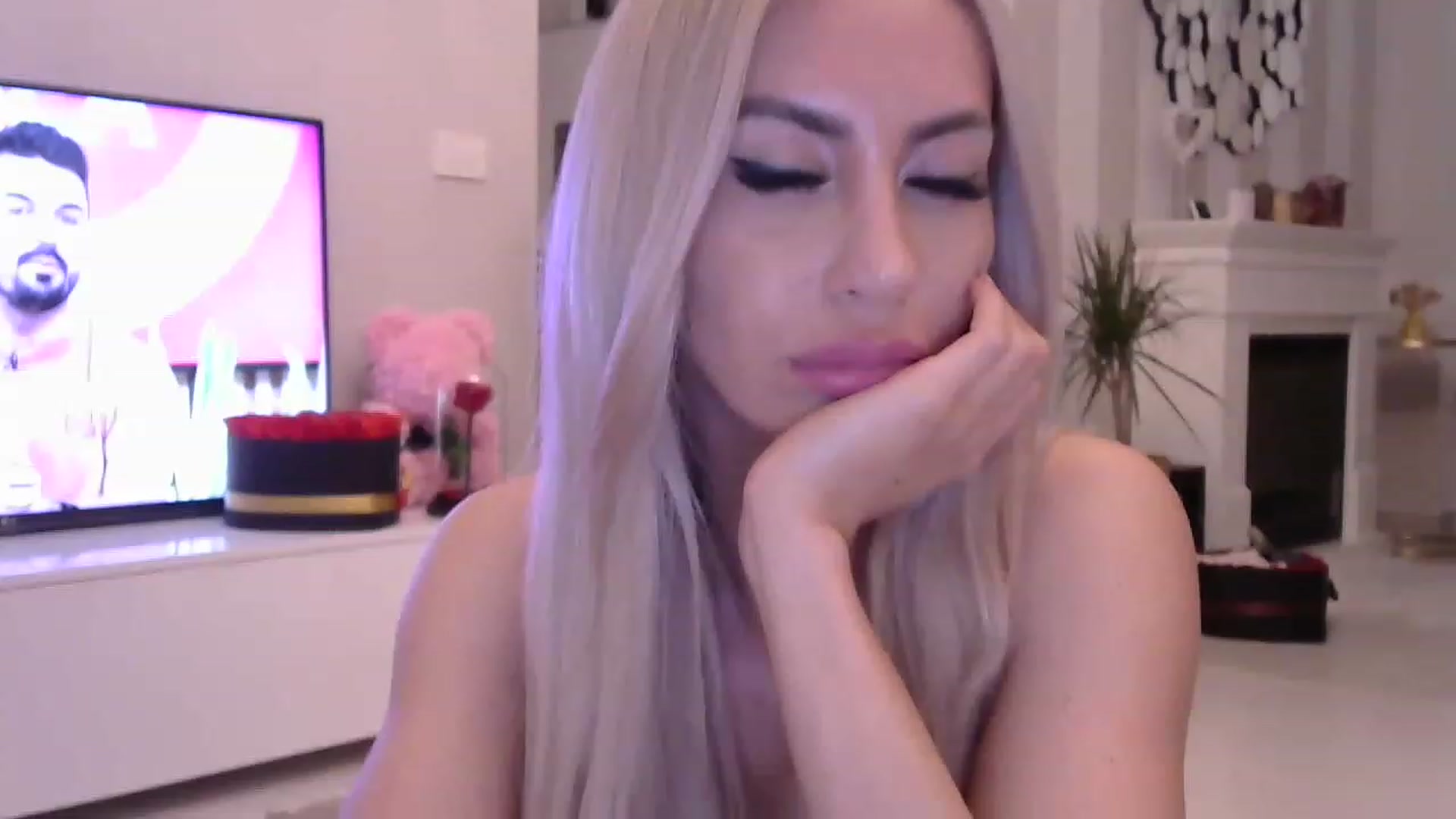 Gallery image thumbnail from Missy_alena's myfreecams stream on, 04/20/2023, 24:56 image 14 of 20
