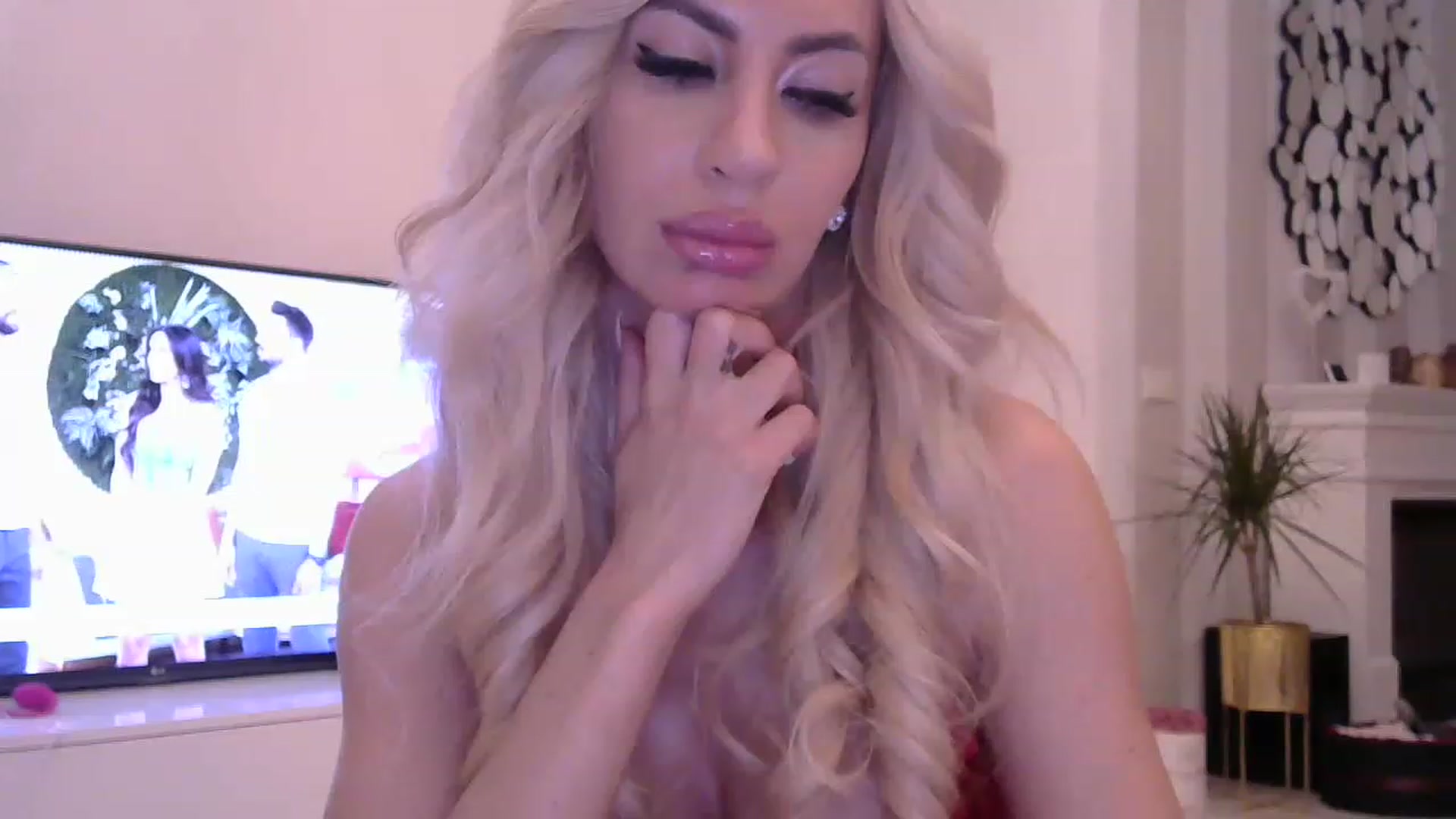 Gallery image thumbnail from Missy_alena's myfreecams stream on, 04/25/2023, 24:30 image 11 of 20