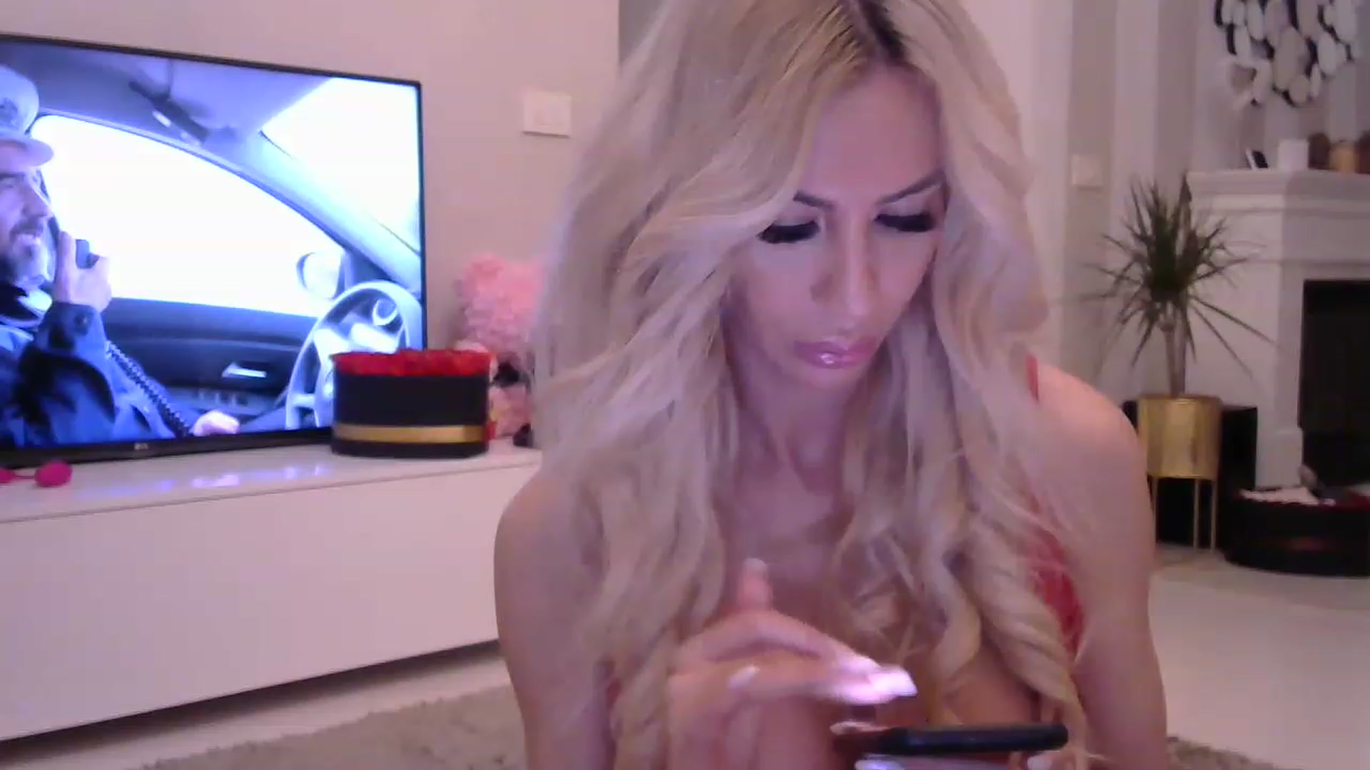 Gallery image thumbnail from Missy_alena's myfreecams stream on, 04/25/2023, 24:30 image 2 of 20