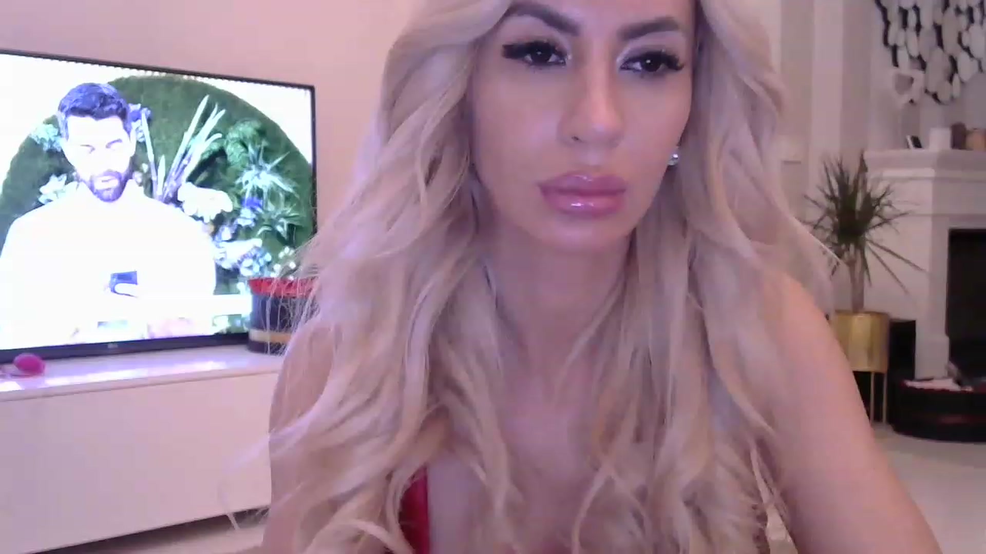 Gallery image thumbnail from Missy_alena's myfreecams stream on, 04/25/2023, 24:30 image 18 of 20
