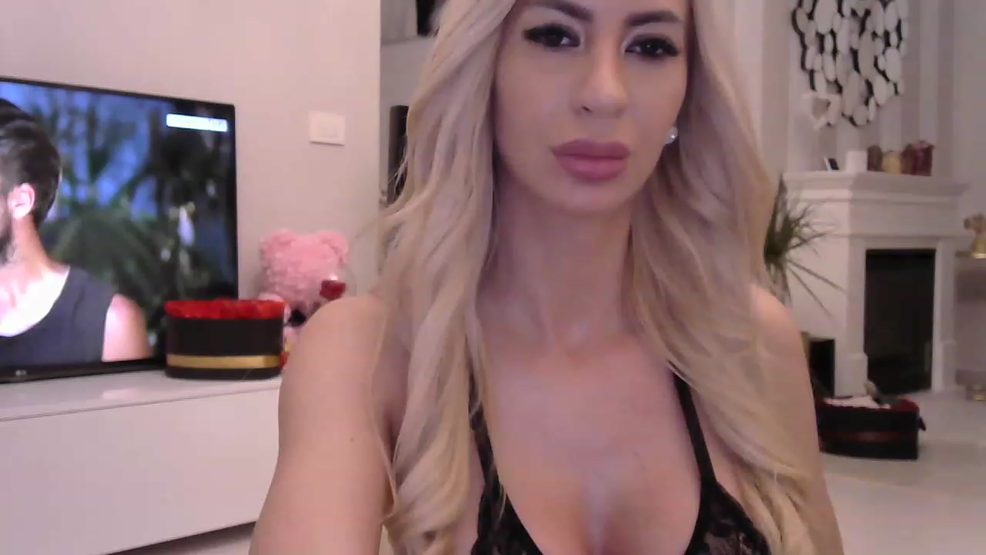 Gallery image thumbnail from Missy_alena's myfreecams stream on, 04/25/2023, 21:11 image 2 of 20