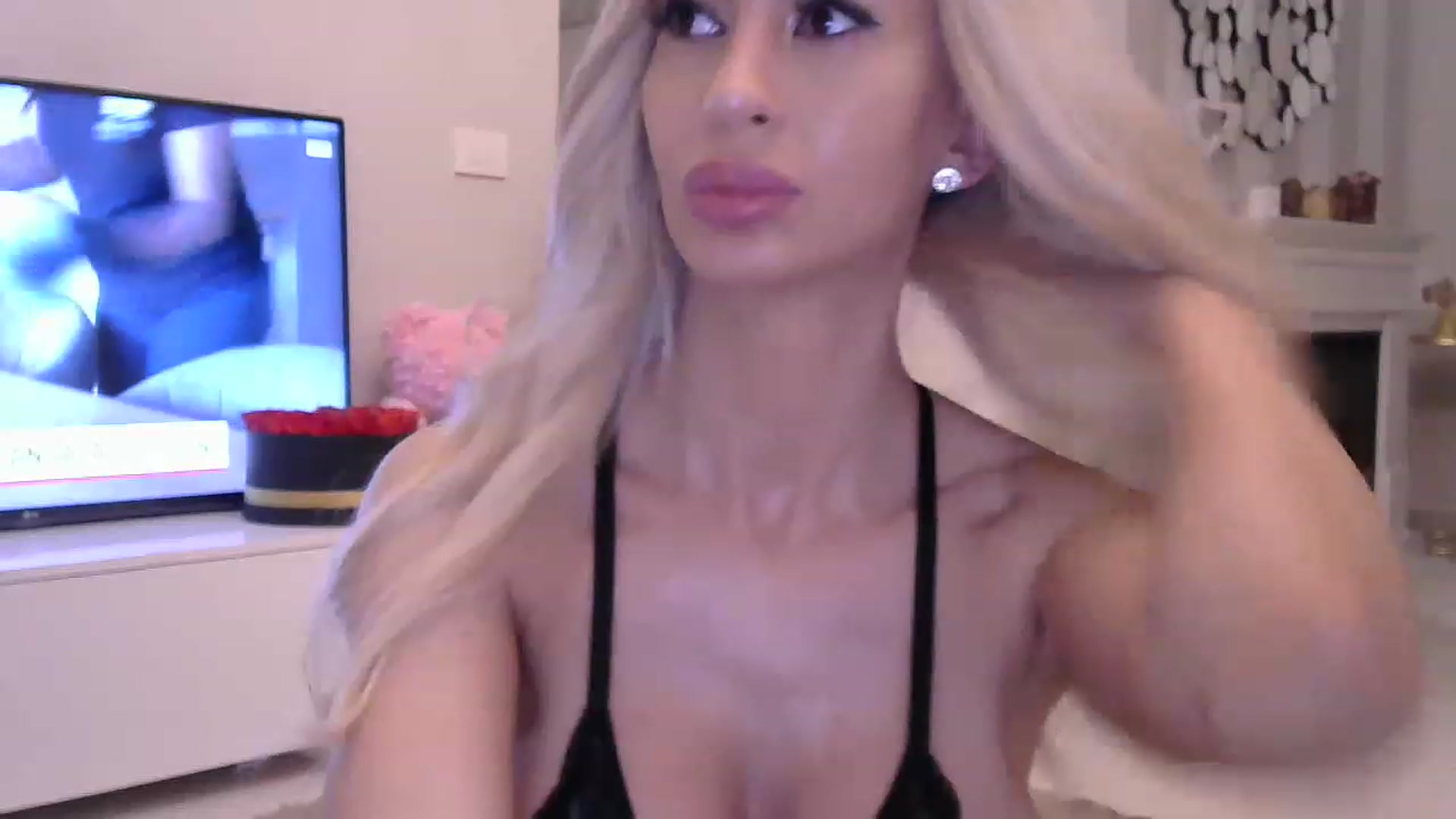 Gallery image thumbnail from Missy_alena's myfreecams stream on, 04/25/2023, 21:11 image 19 of 20