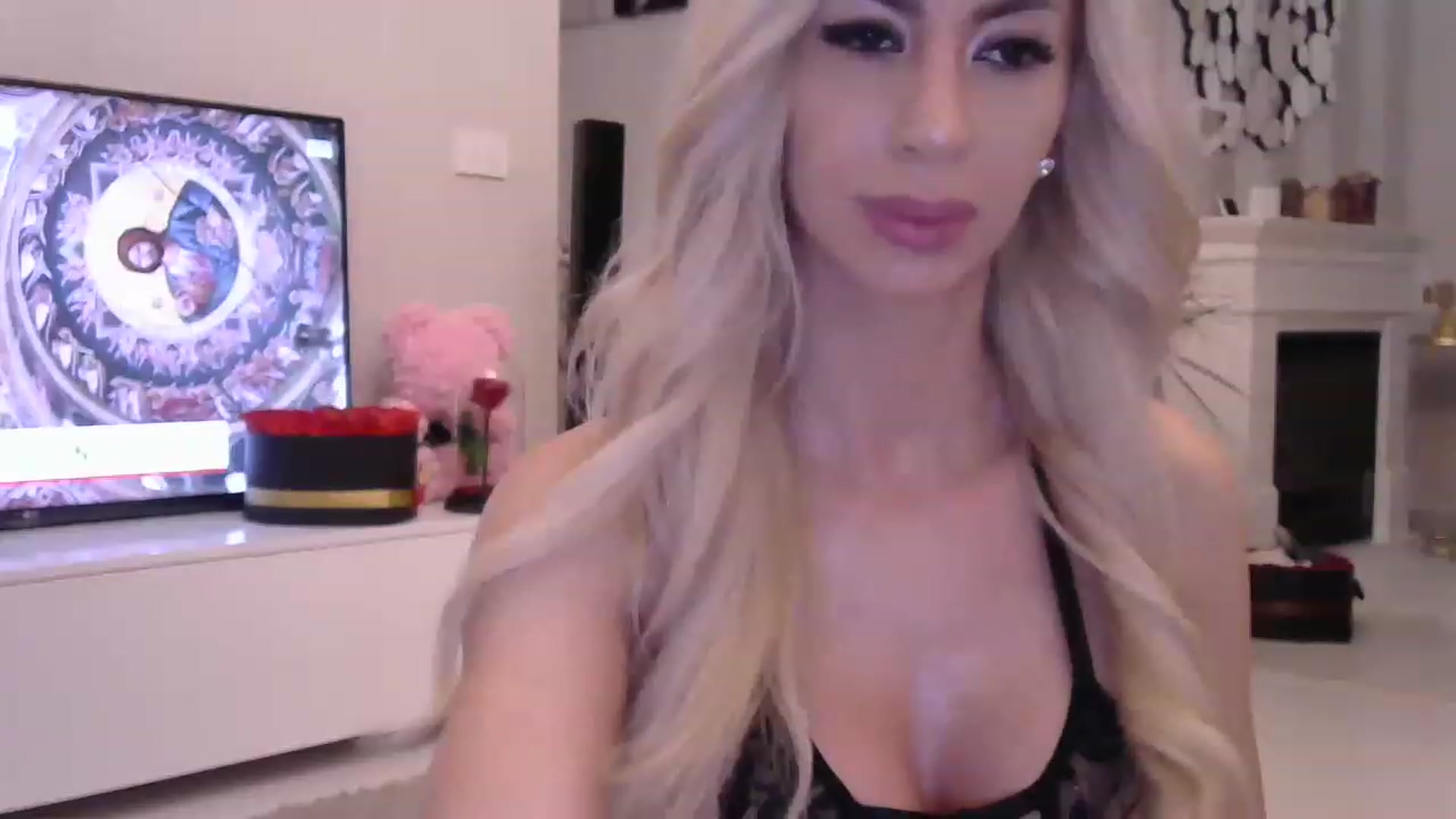 Gallery image thumbnail from Missy_alena's myfreecams stream on, 04/25/2023, 21:11 image 18 of 20