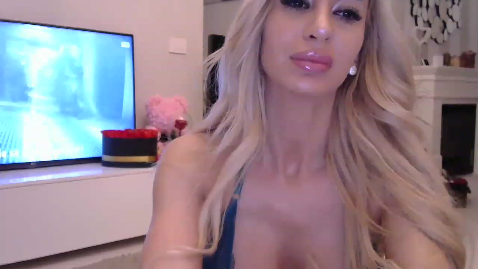 Gallery image thumbnail from Missy_alena's myfreecams stream on, 04/27/2023, 22:32 image 5 of 20
