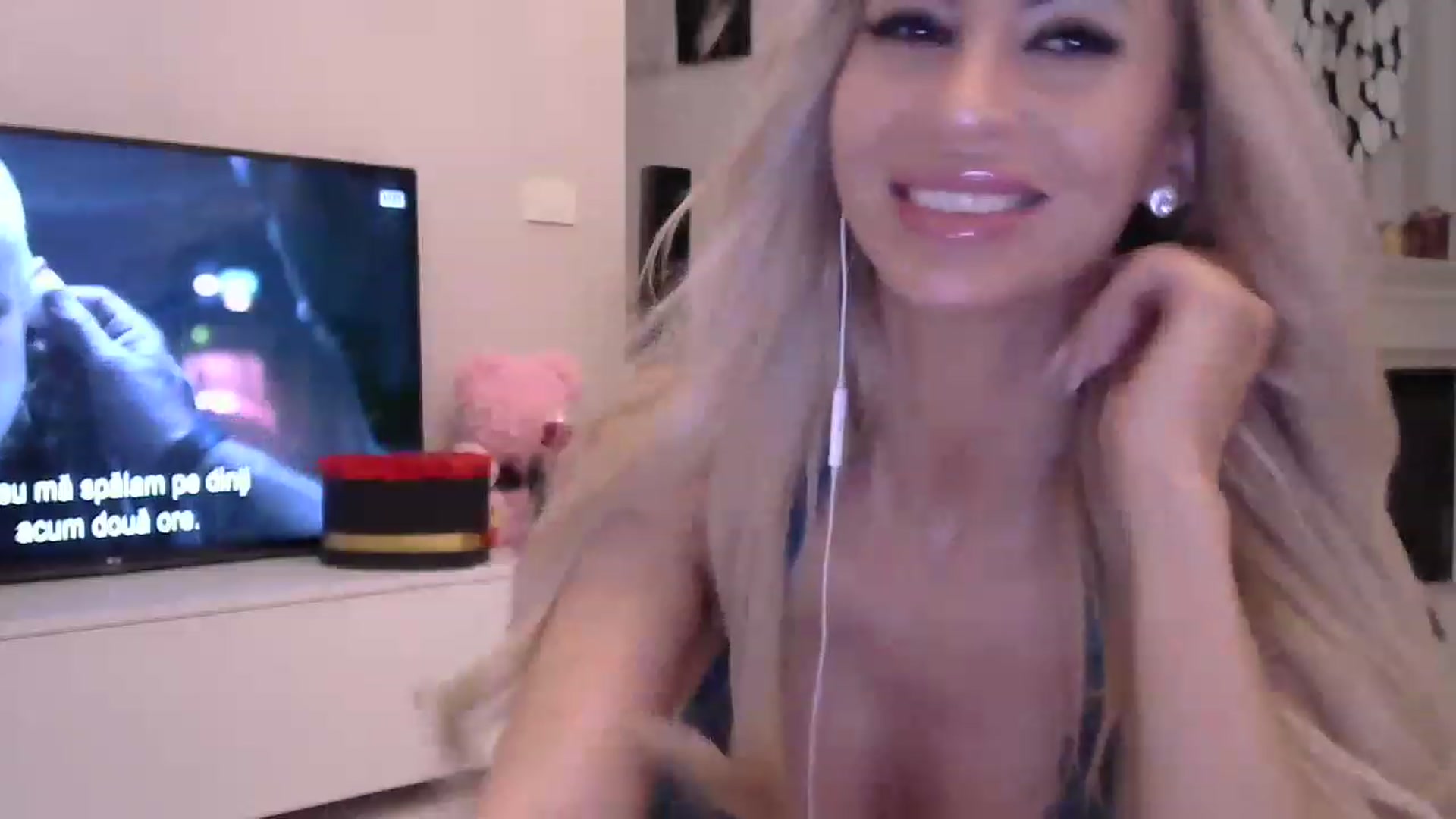 Gallery image thumbnail from Missy_alena's myfreecams stream on, 04/27/2023, 22:32 image 12 of 20