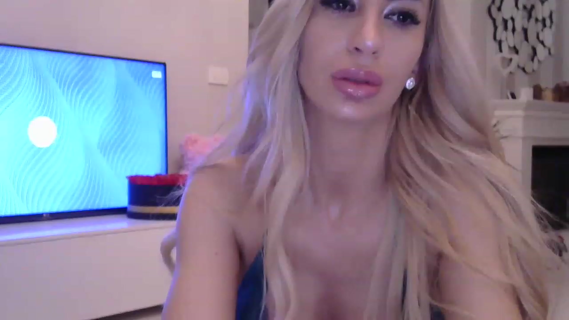 Gallery image thumbnail from Missy_alena's myfreecams stream on, 04/27/2023, 22:32 image 2 of 20