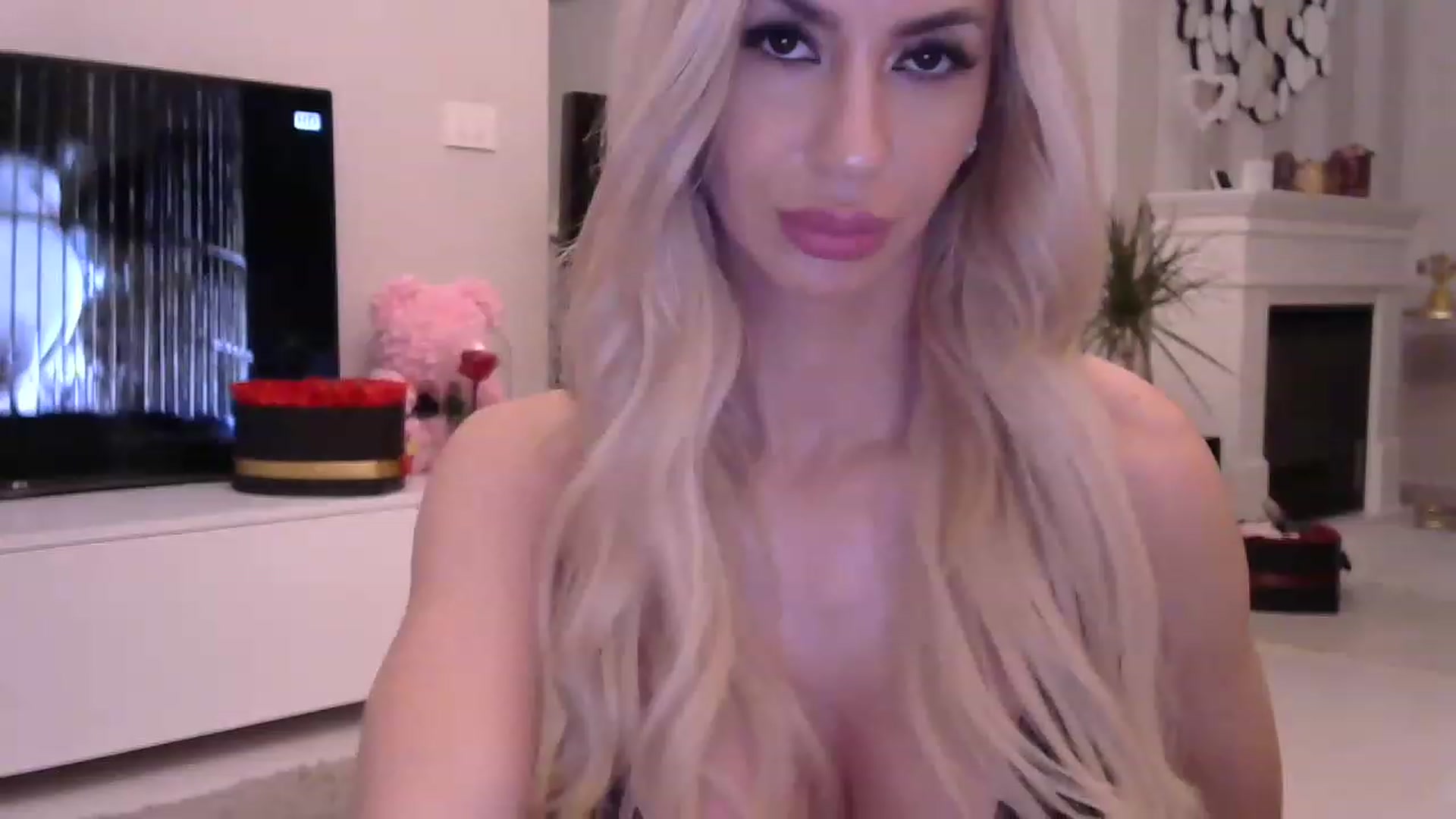 Gallery image thumbnail from Missy_alena's myfreecams stream on, 05/01/2023, 23:00 image 10 of 20