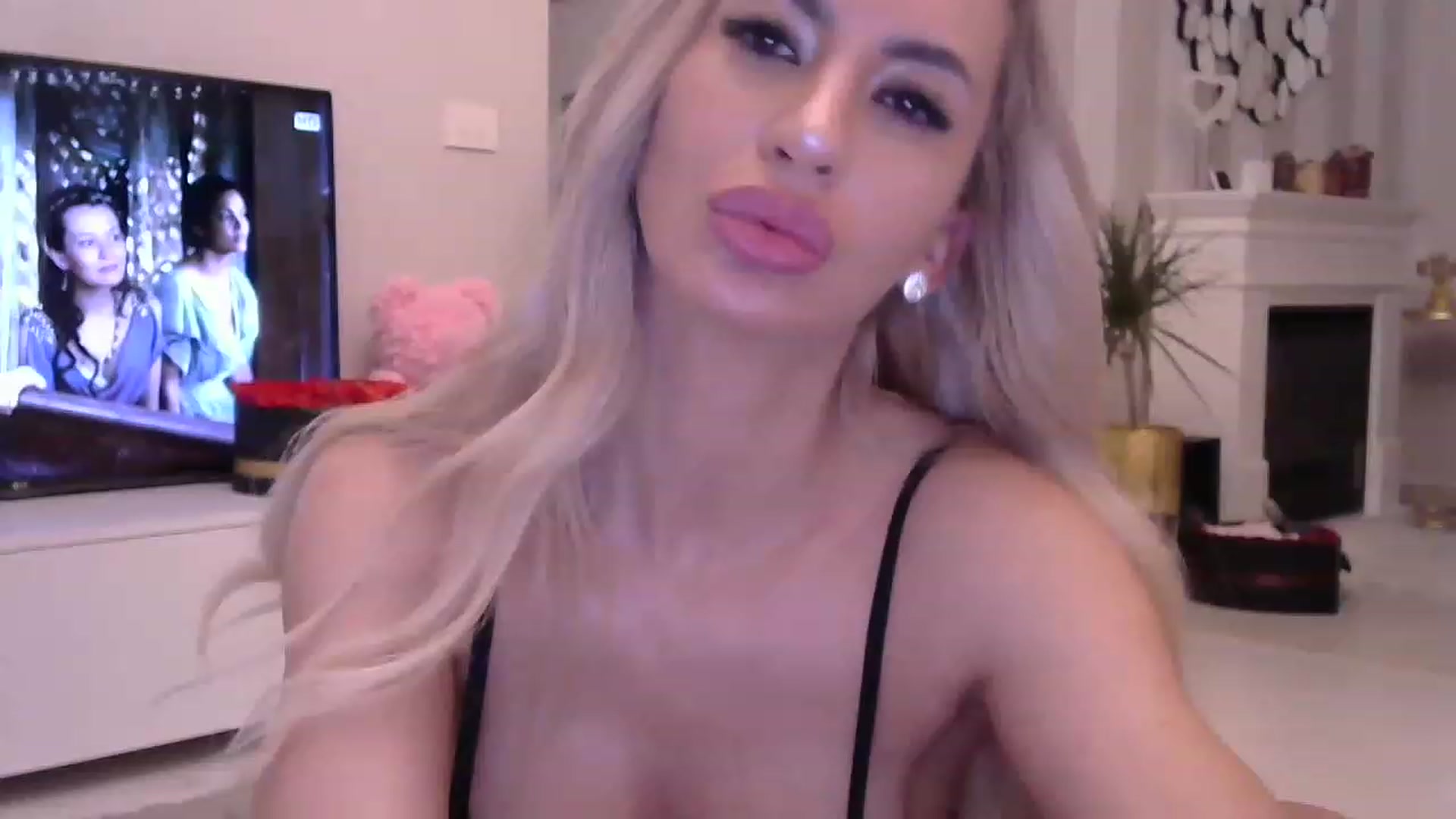 Gallery image thumbnail from Missy_alena's myfreecams stream on, 05/01/2023, 23:00 image 12 of 20