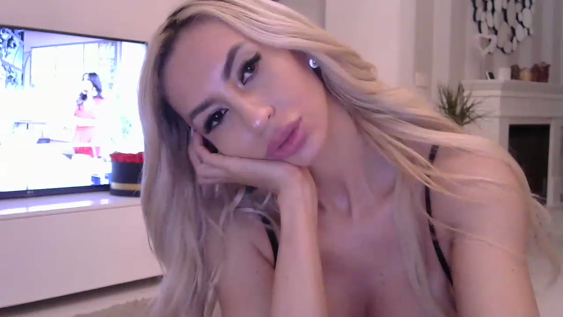 Gallery image thumbnail from Missy_alena's myfreecams stream on, 05/02/2023, 01:19 image 10 of 20