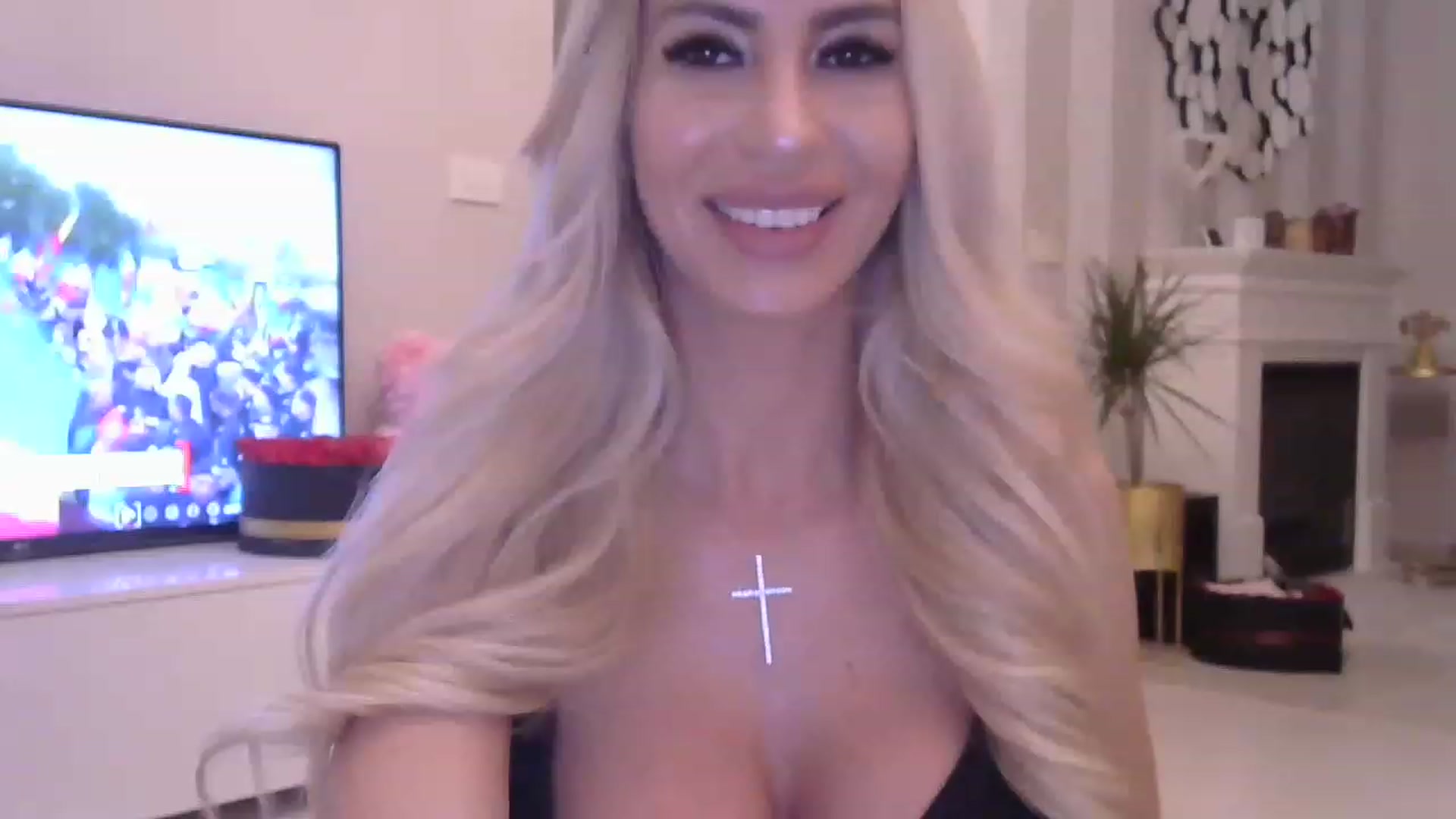Gallery image thumbnail from Missy_alena's myfreecams stream on, 05/10/2023, 22:27 image 1 of 20