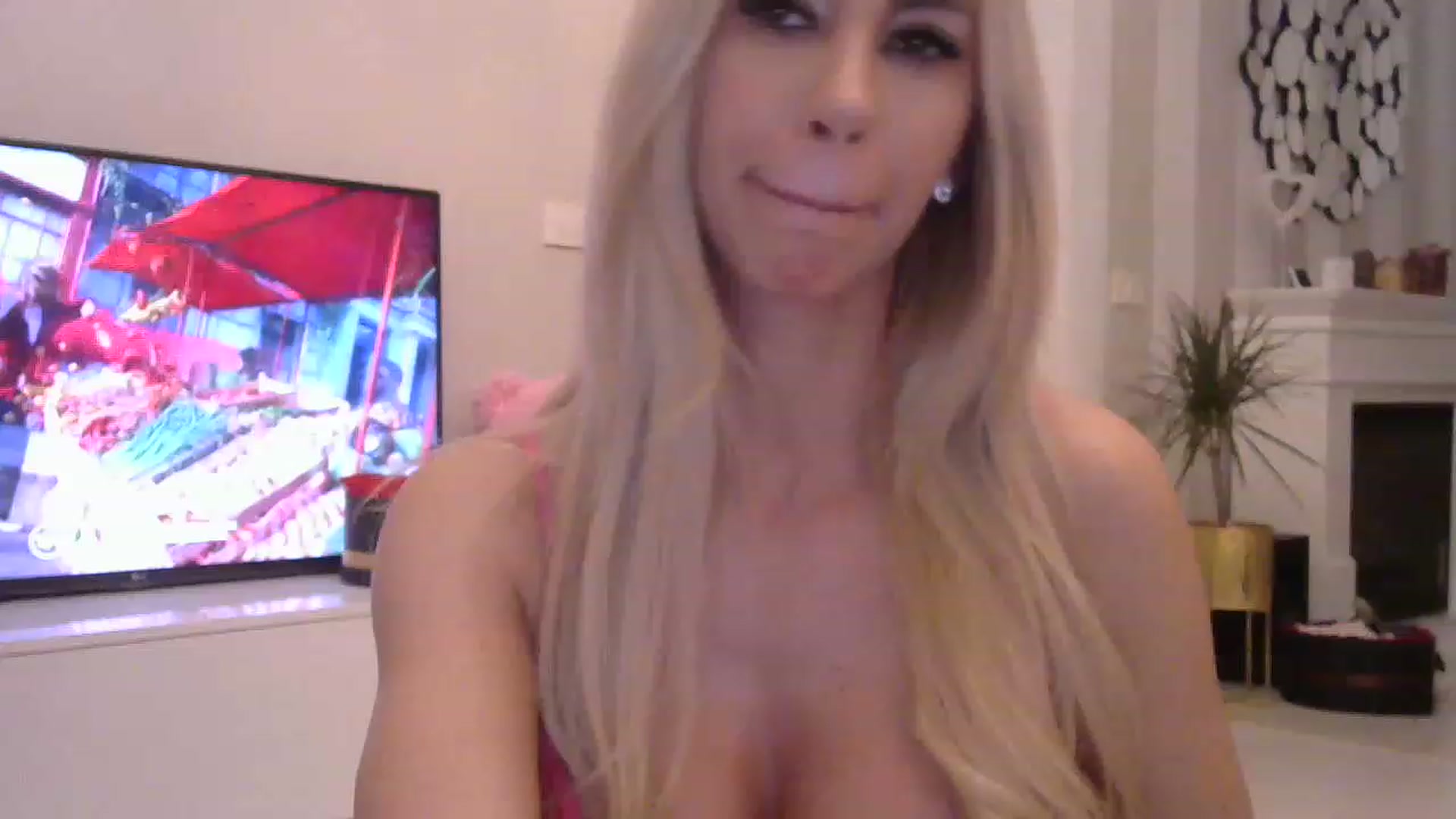 Gallery image thumbnail from Missy_alena's myfreecams stream on, 05/13/2023, 01:44 image 7 of 20