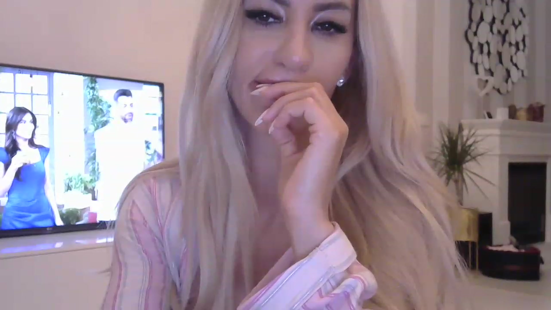 Gallery image thumbnail from Missy_alena's myfreecams stream on, 05/13/2023, 01:44 image 17 of 20