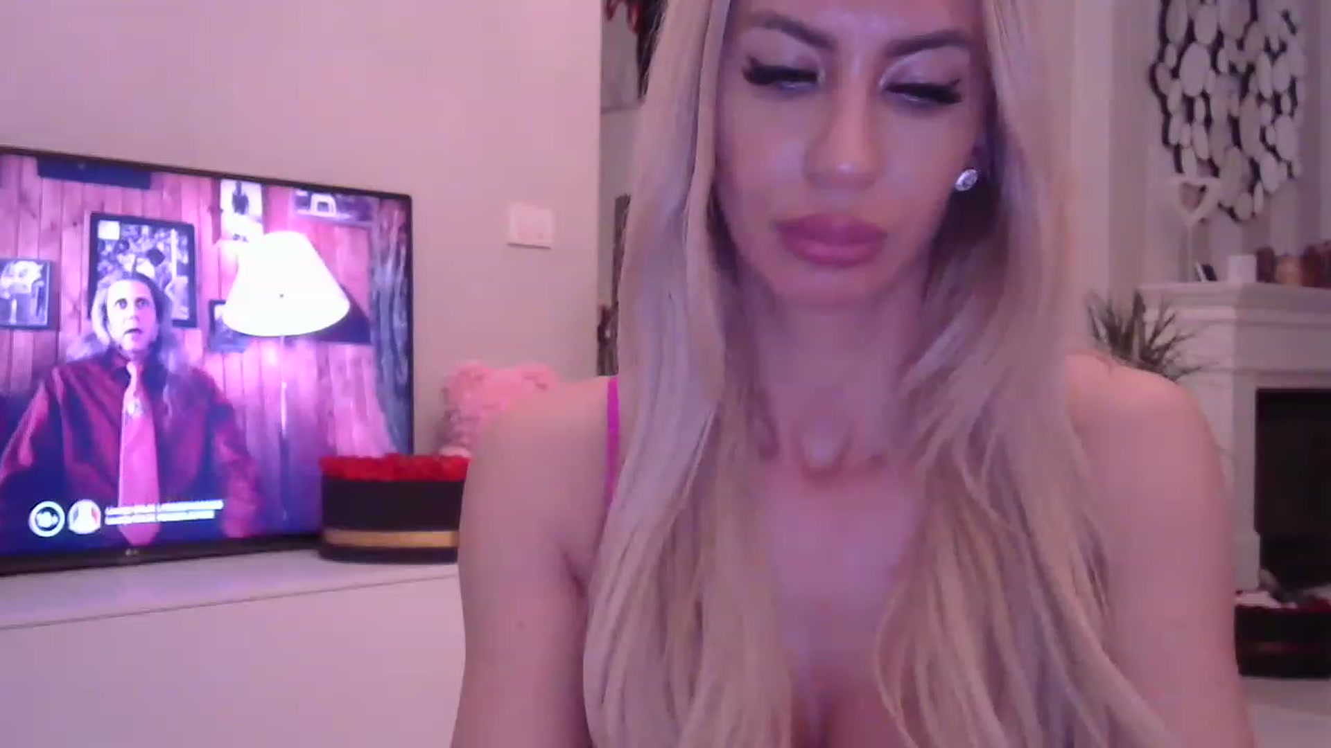 Gallery image thumbnail from Missy_alena's myfreecams stream on, 05/15/2023, 01:49 image 5 of 20