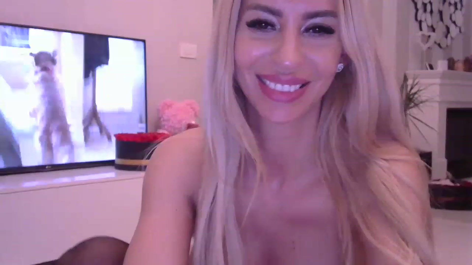 Gallery image thumbnail from Missy_alena's myfreecams stream on, 05/15/2023, 01:49 image 15 of 20