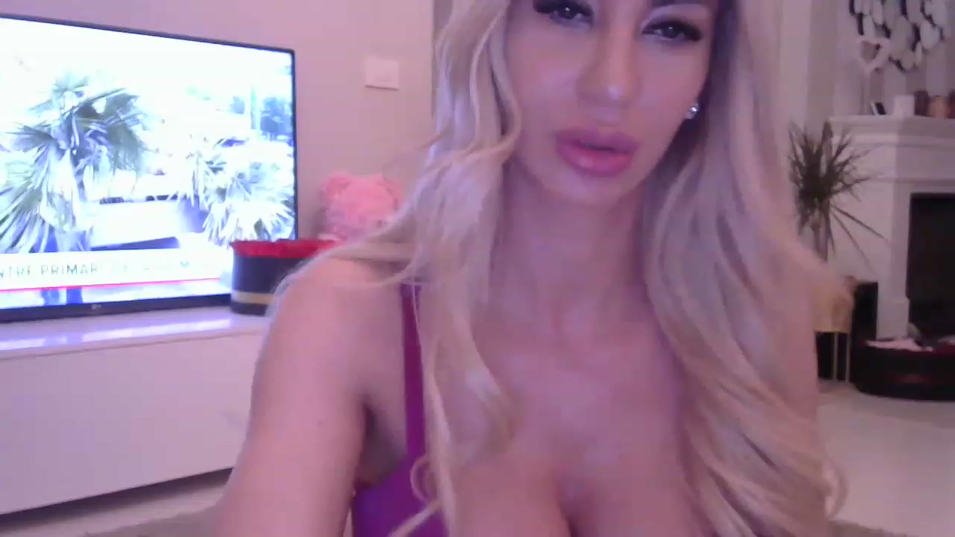 Gallery image thumbnail from Missy_alena's myfreecams stream on, 05/15/2023, 22:47 image 1 of 20