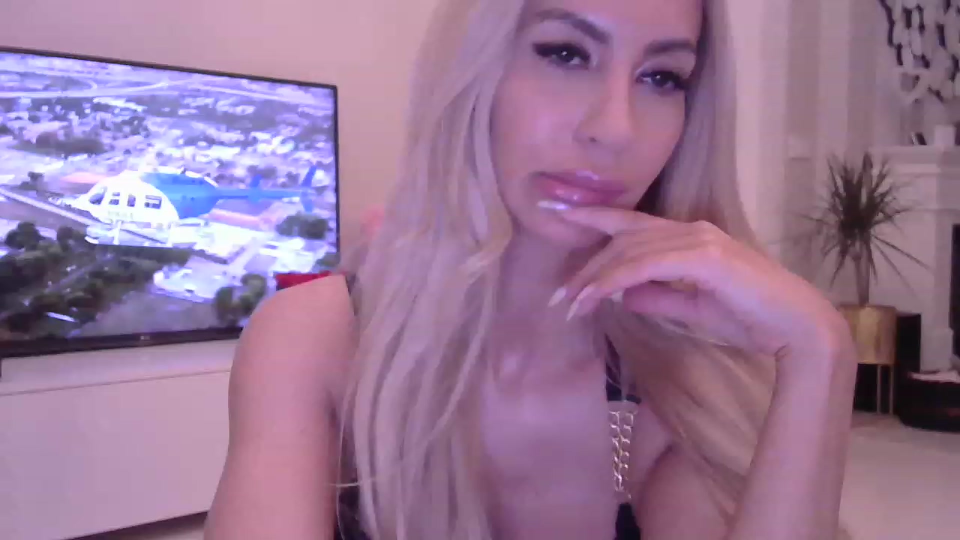 Gallery image thumbnail from Missy_alena's myfreecams stream on, 05/16/2023, 23:14 image 16 of 20