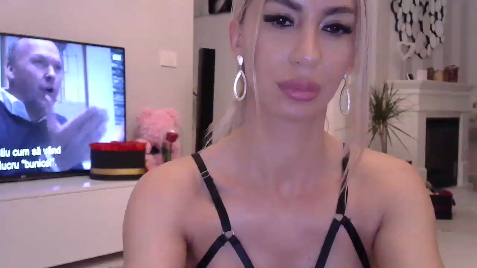 Gallery image thumbnail from Missy_alena's myfreecams stream on, 05/20/2023, 22:55 image 14 of 20