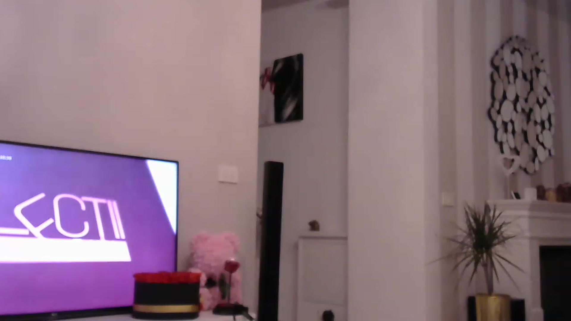 Gallery image thumbnail from Missy_alena's myfreecams stream on, 05/22/2023, 23:21 image 17 of 20