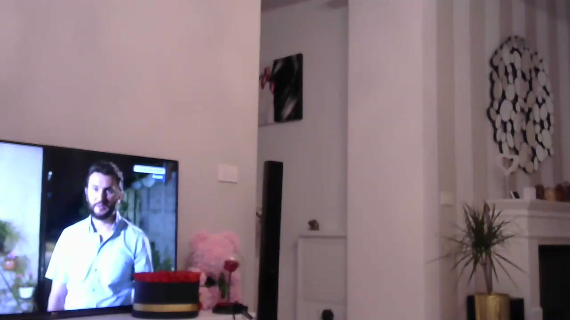 Gallery image thumbnail from Missy_alena's myfreecams stream on, 05/22/2023, 23:21 image 16 of 20