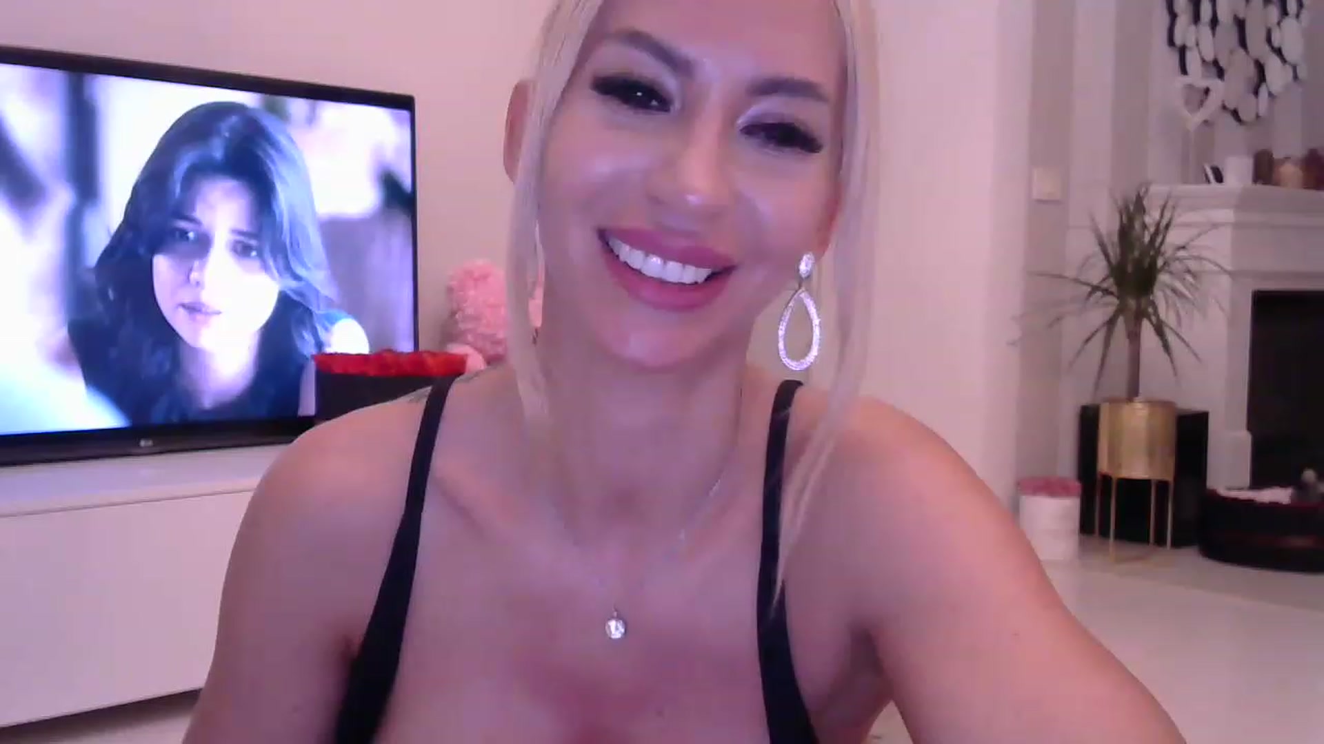 Gallery image thumbnail from Missy_alena's myfreecams stream on, 07/24/2023, 23:42 image 7 of 20