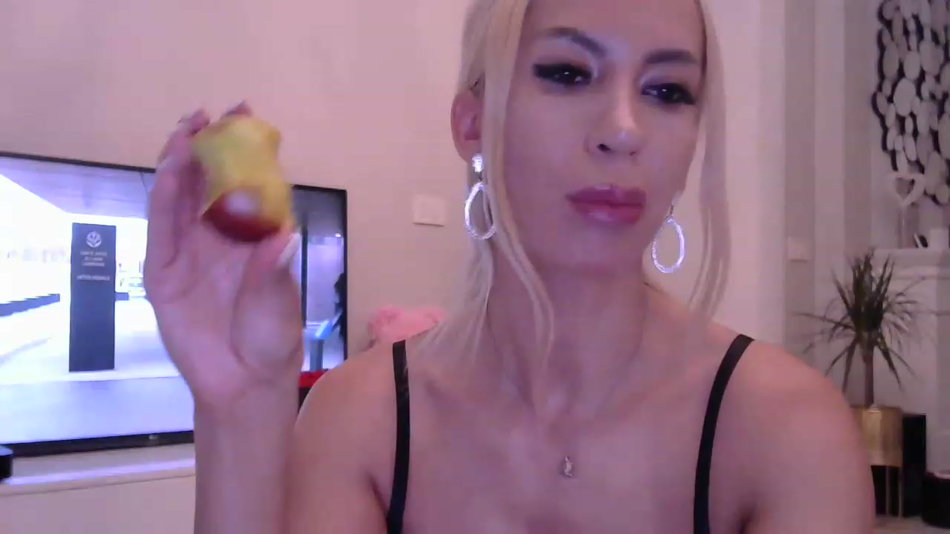Gallery image thumbnail from Missy_alena's myfreecams stream on, 07/25/2023, 21:51 image 2 of 20