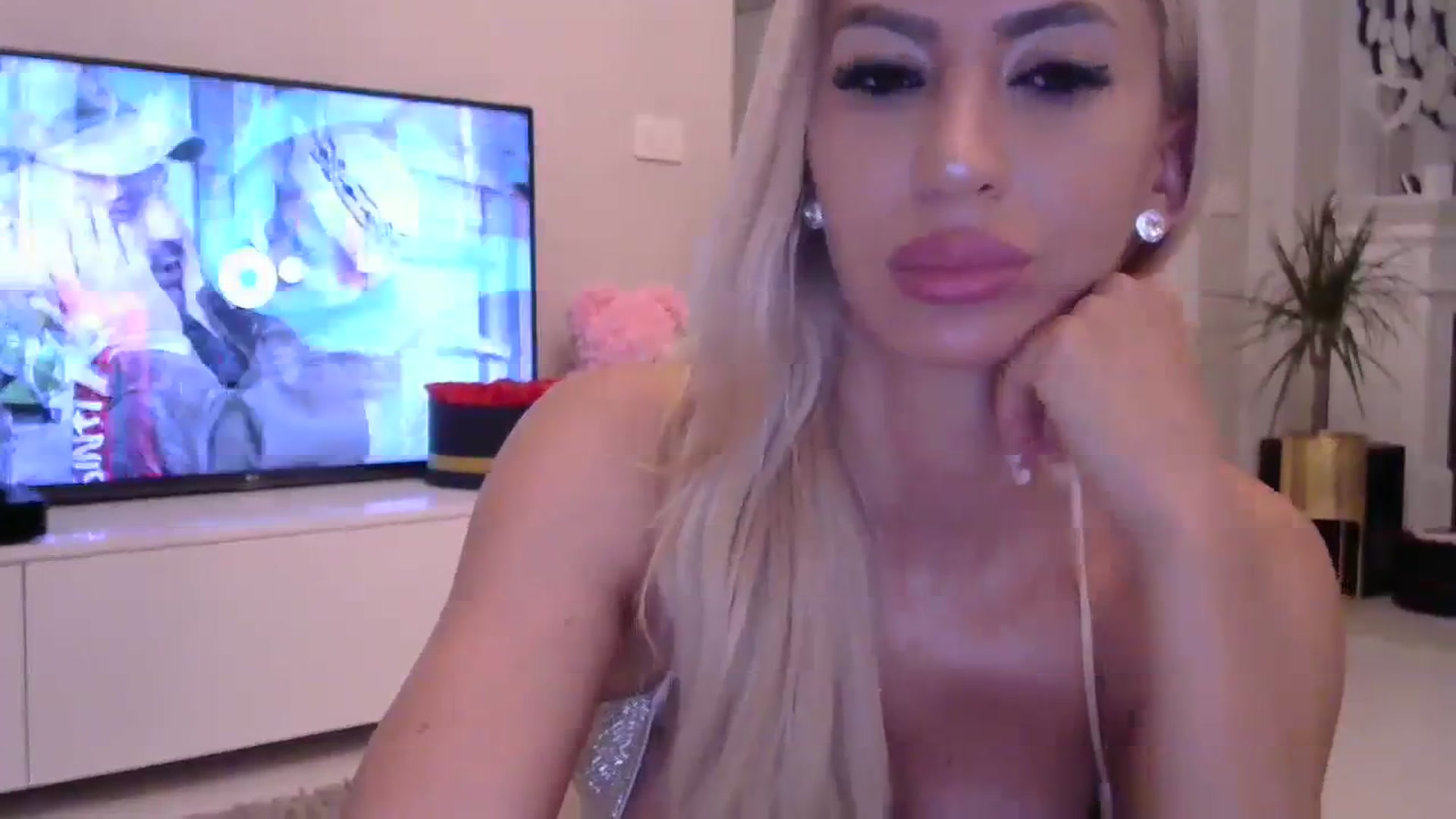 Gallery image thumbnail from Missy_alena's myfreecams stream on, 07/30/2023, 22:13 image 2 of 20