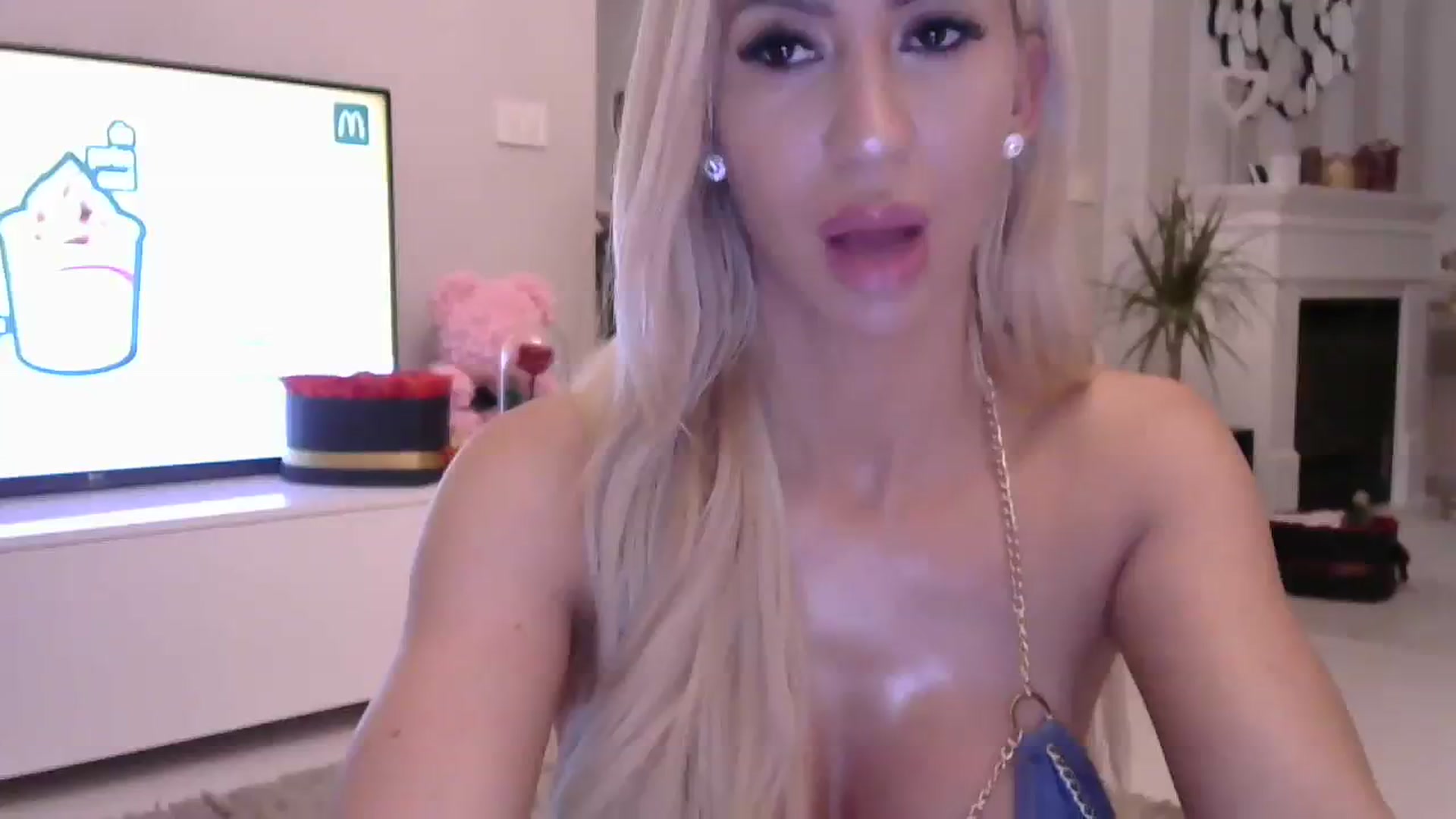 Gallery image thumbnail from Missy_alena's myfreecams stream on, 07/31/2023, 19:50 image 10 of 20