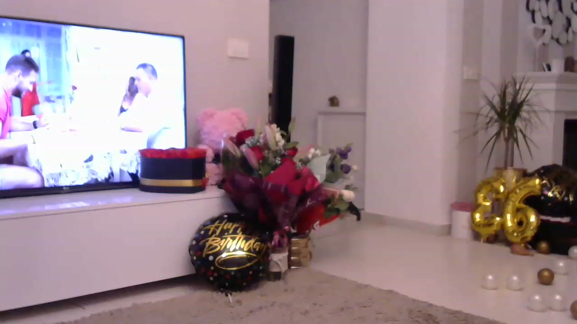 Gallery image thumbnail from Missy_alena's myfreecams stream on, 08/17/2023, 24:14 image 1 of 20