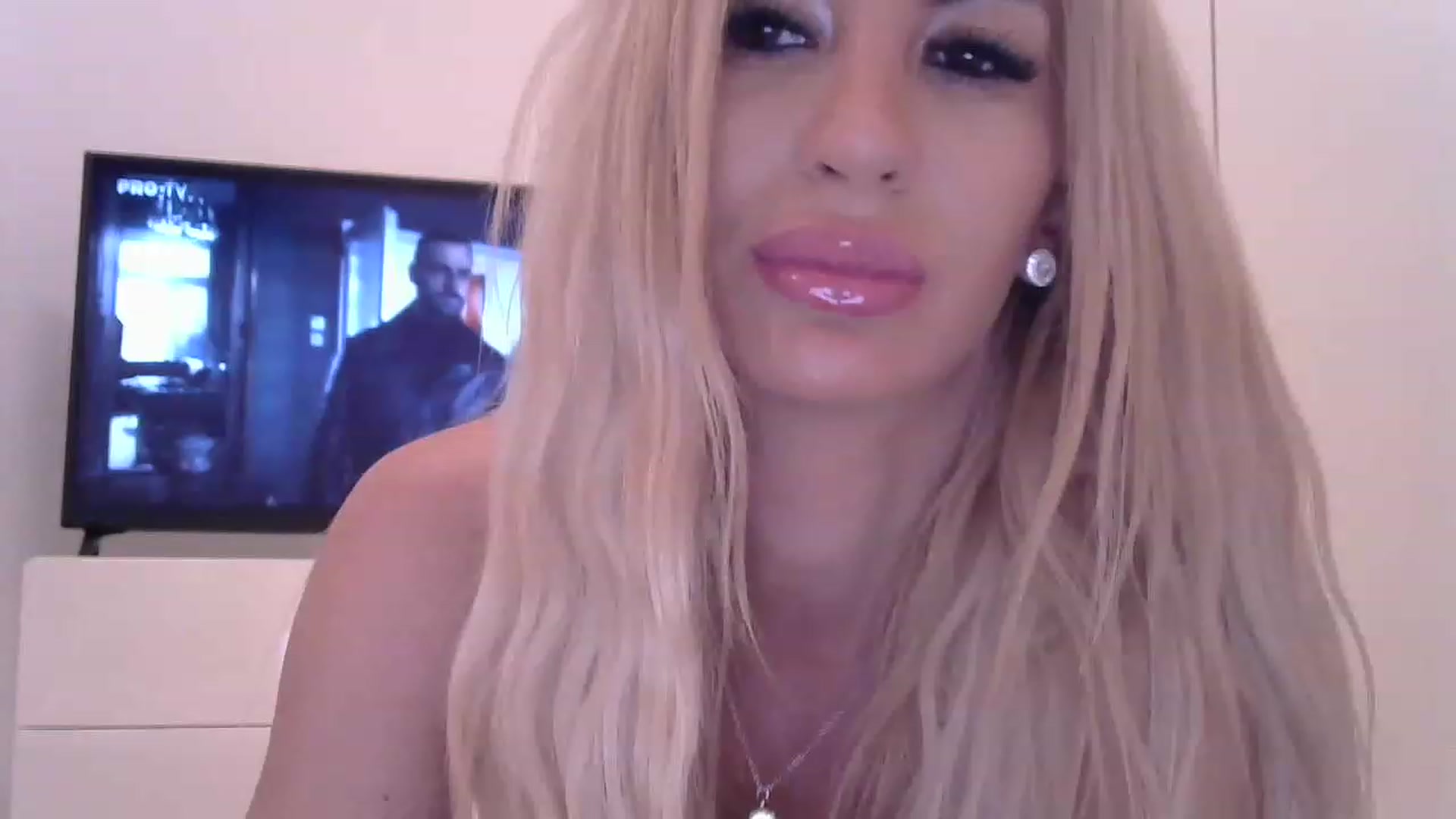 Gallery image thumbnail from Missy_alena's myfreecams stream on, 08/21/2023, 22:43 image 12 of 20
