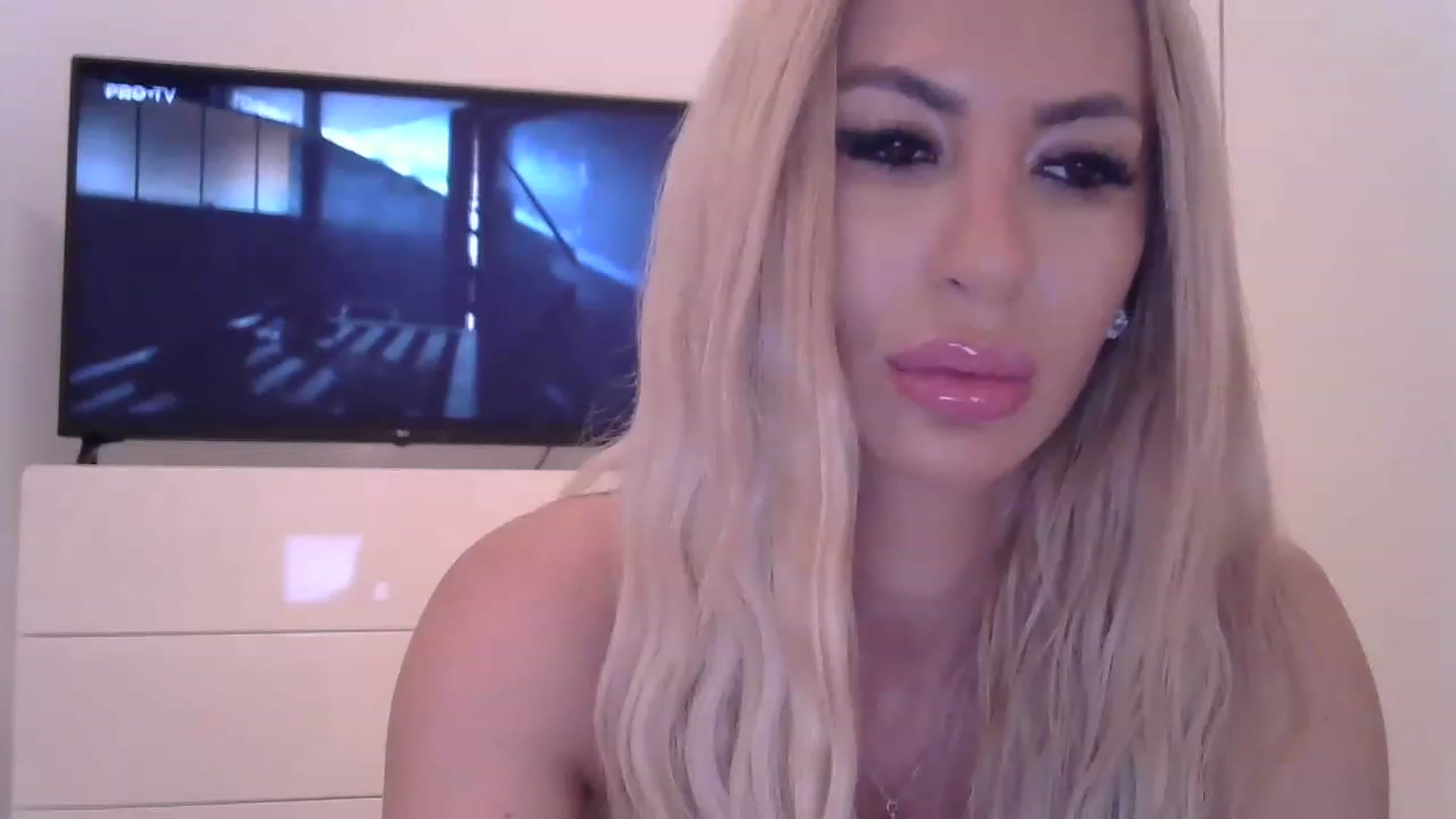 Gallery image thumbnail from Missy_alena's myfreecams stream on, 08/21/2023, 22:43 image 1 of 20