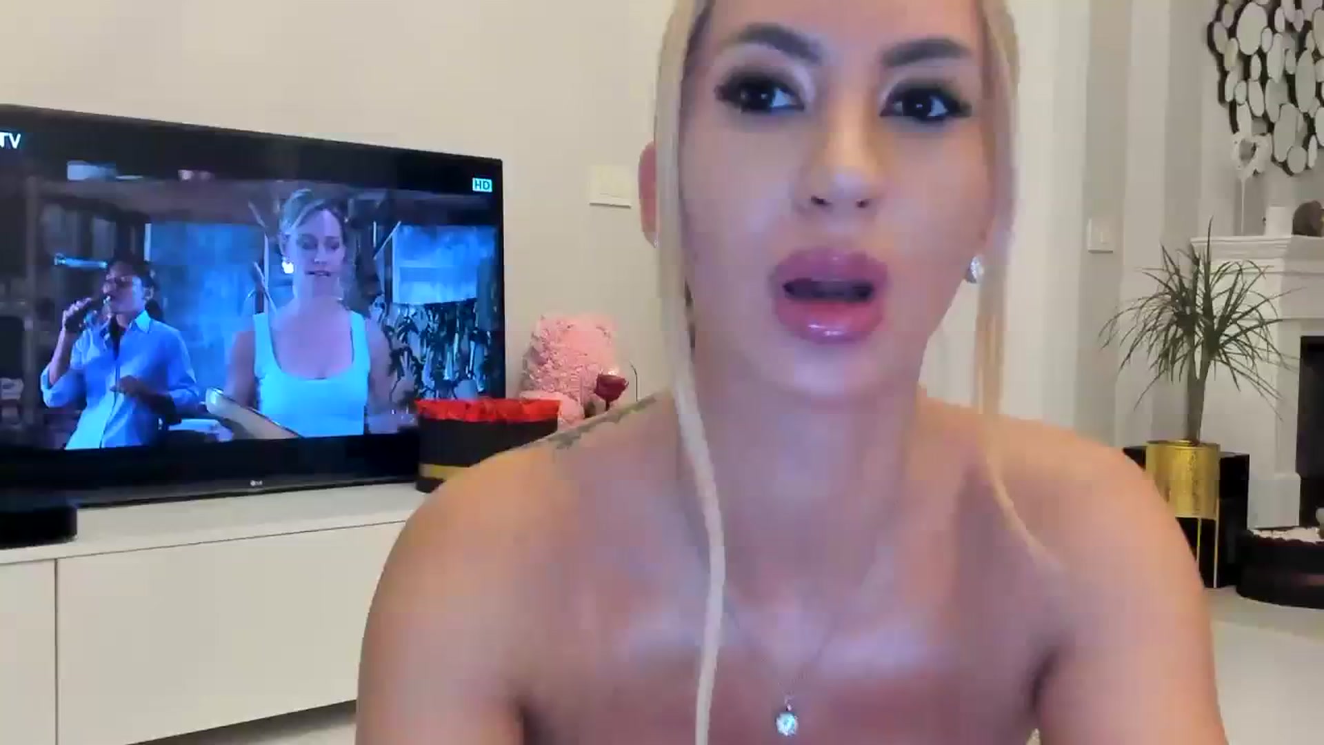 Gallery image thumbnail from Missy_alena's myfreecams stream on, 09/07/2023, 21:49 image 17 of 20