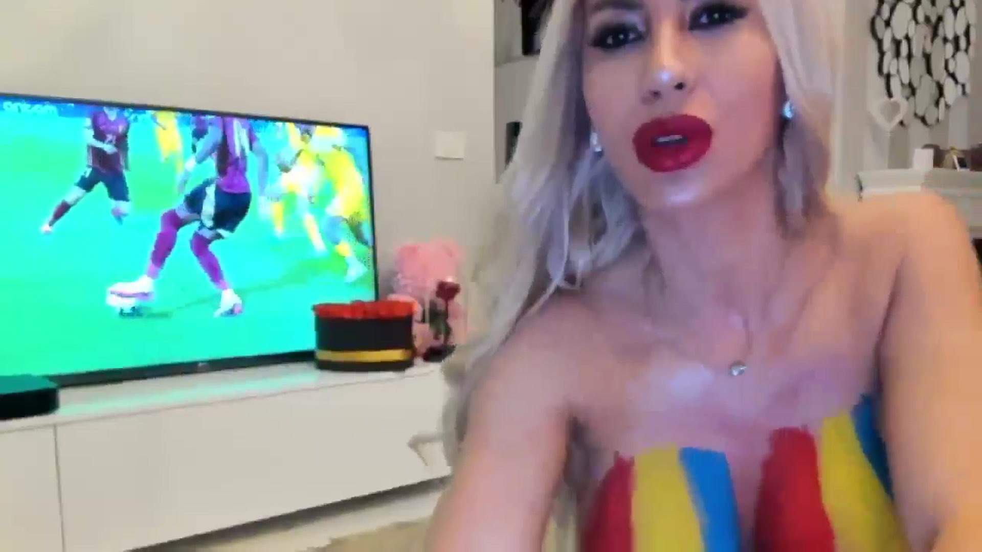 Gallery image thumbnail from Missy_alena's myfreecams stream on, 06/22/2024, 21:04 image 3 of 20