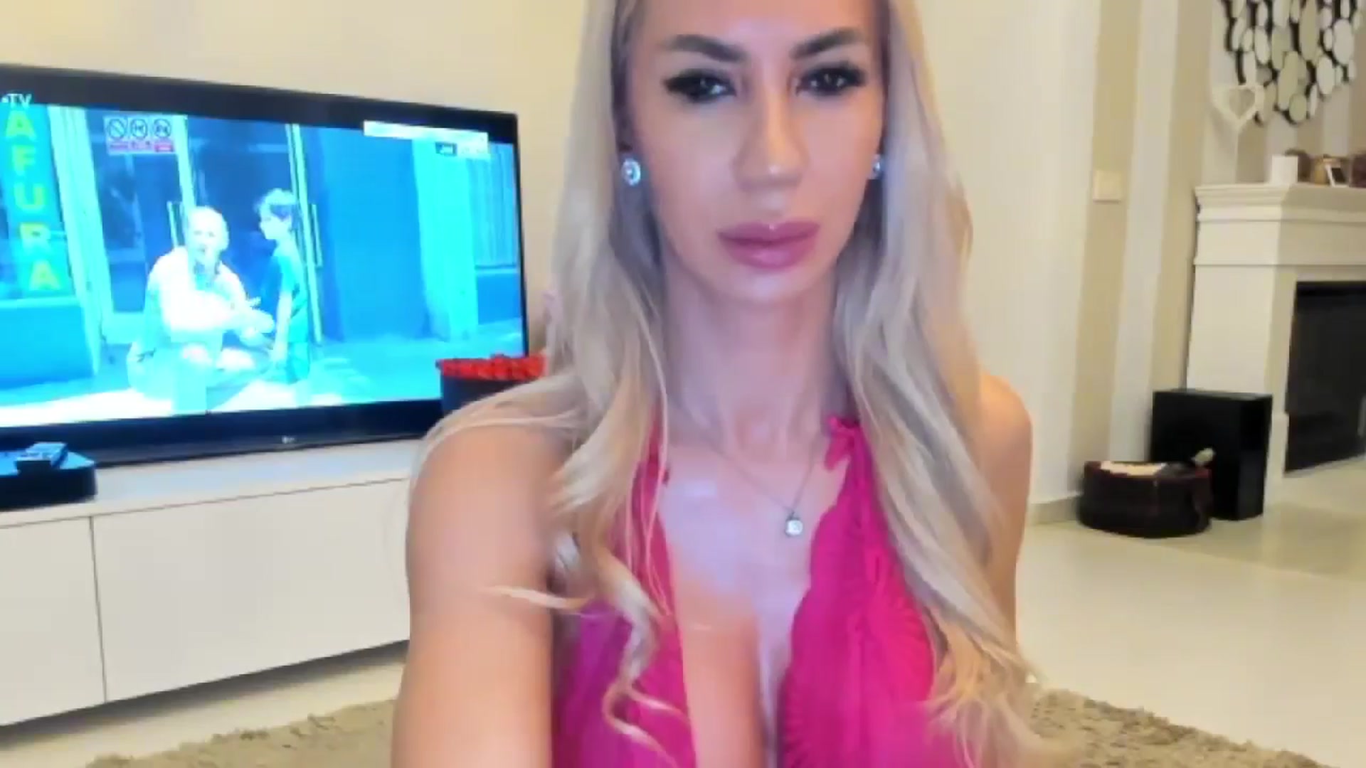 Gallery image thumbnail from Missy_alena's myfreecams stream on, 06/23/2024, 20:37 image 5 of 20