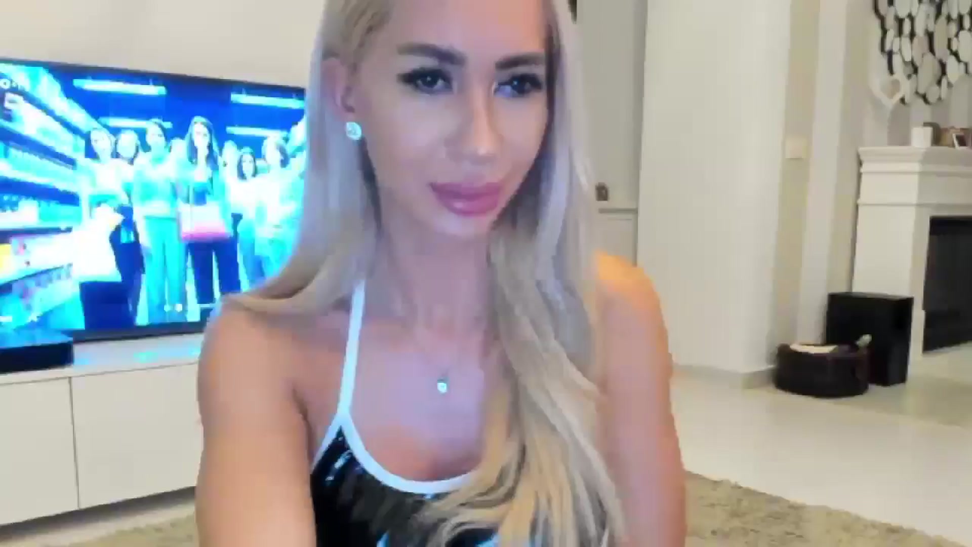 Gallery image thumbnail from Missy_alena's myfreecams stream on, 06/25/2024, 22:42 image 1 of 20