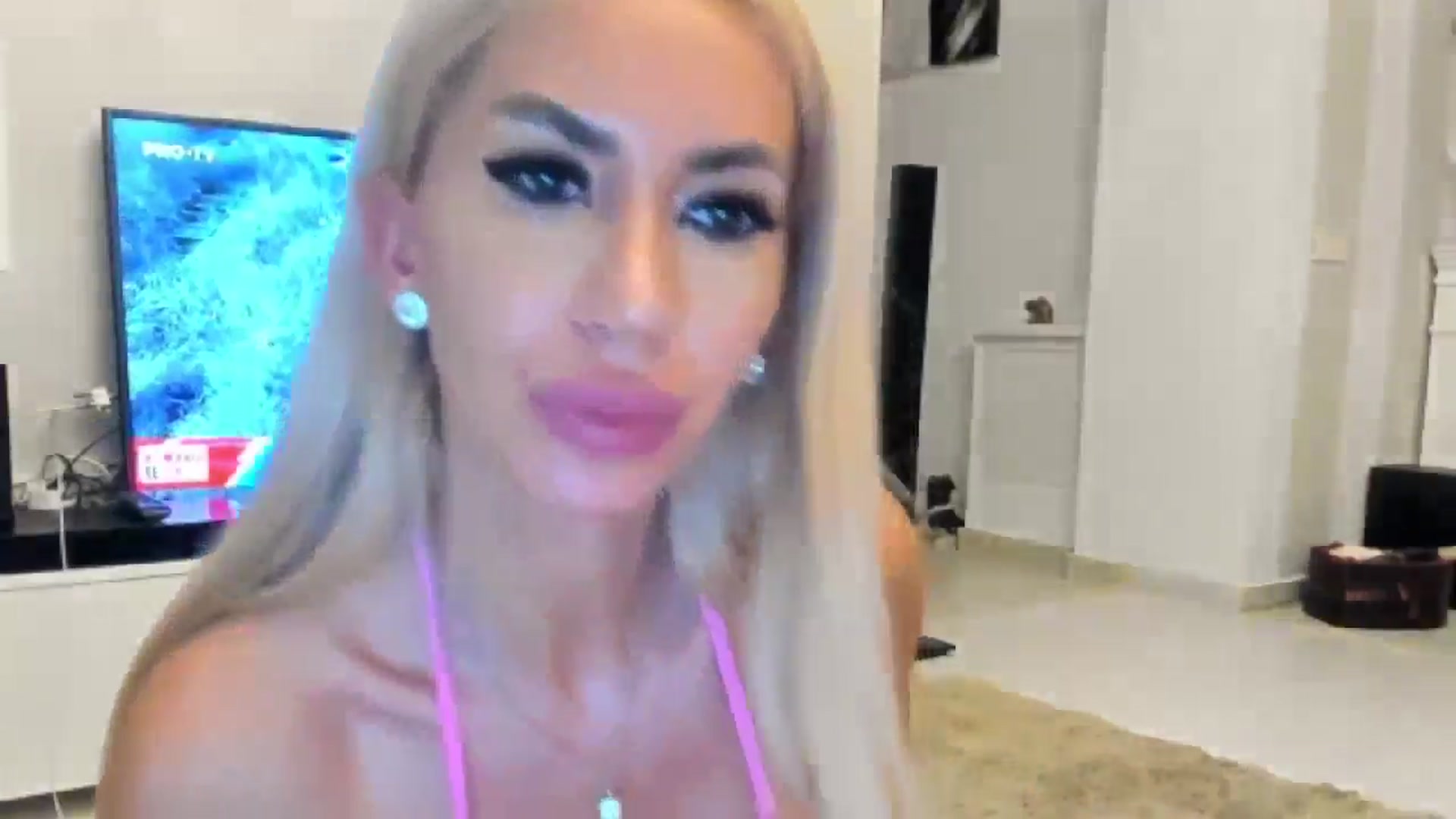 Gallery image thumbnail from Missy_alena's myfreecams stream on, 06/29/2024, 02:18 image 8 of 20