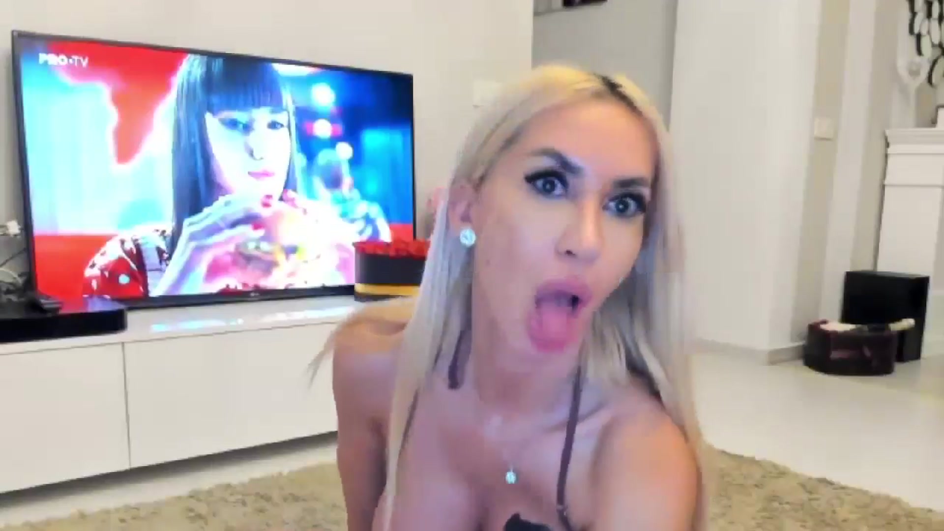 Gallery image thumbnail from Missy_alena's myfreecams stream on, 06/29/2024, 23:26 image 12 of 20