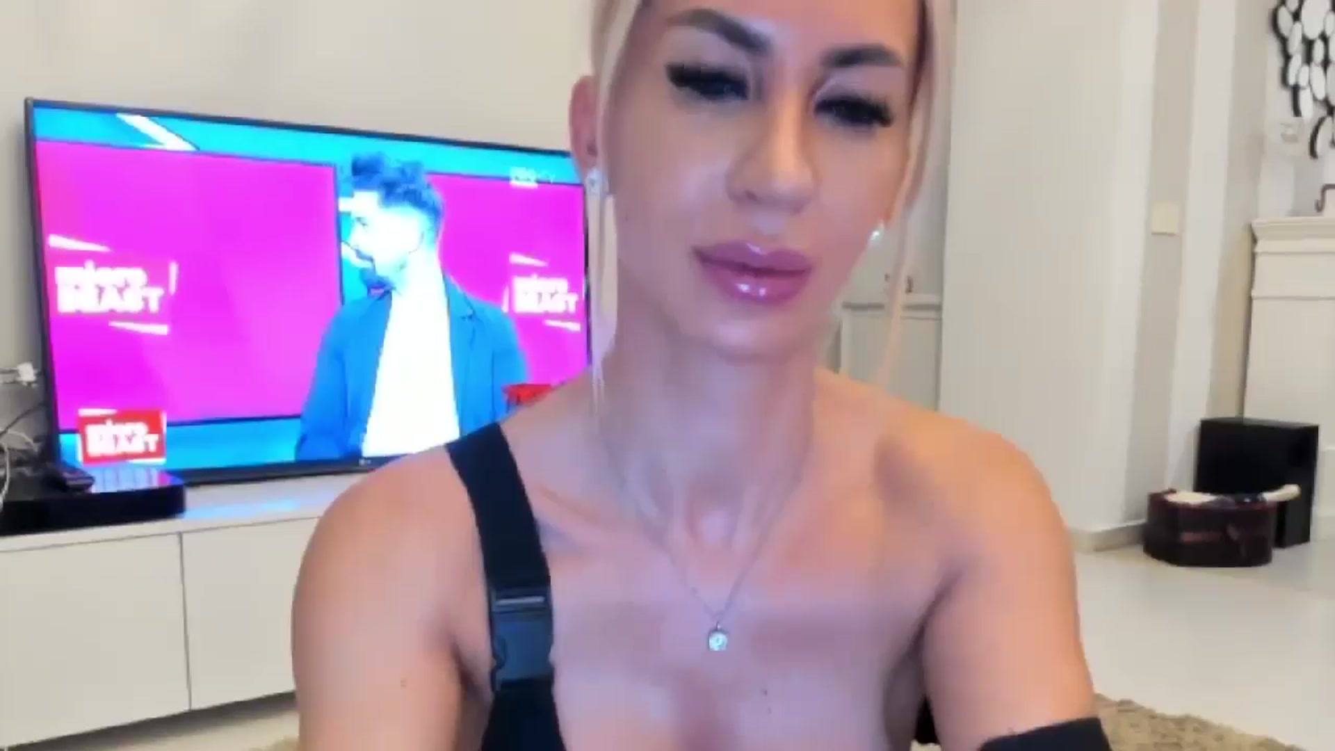 Gallery image thumbnail from Missy_alena's myfreecams stream on, 06/30/2024, 22:28 image 19 of 20