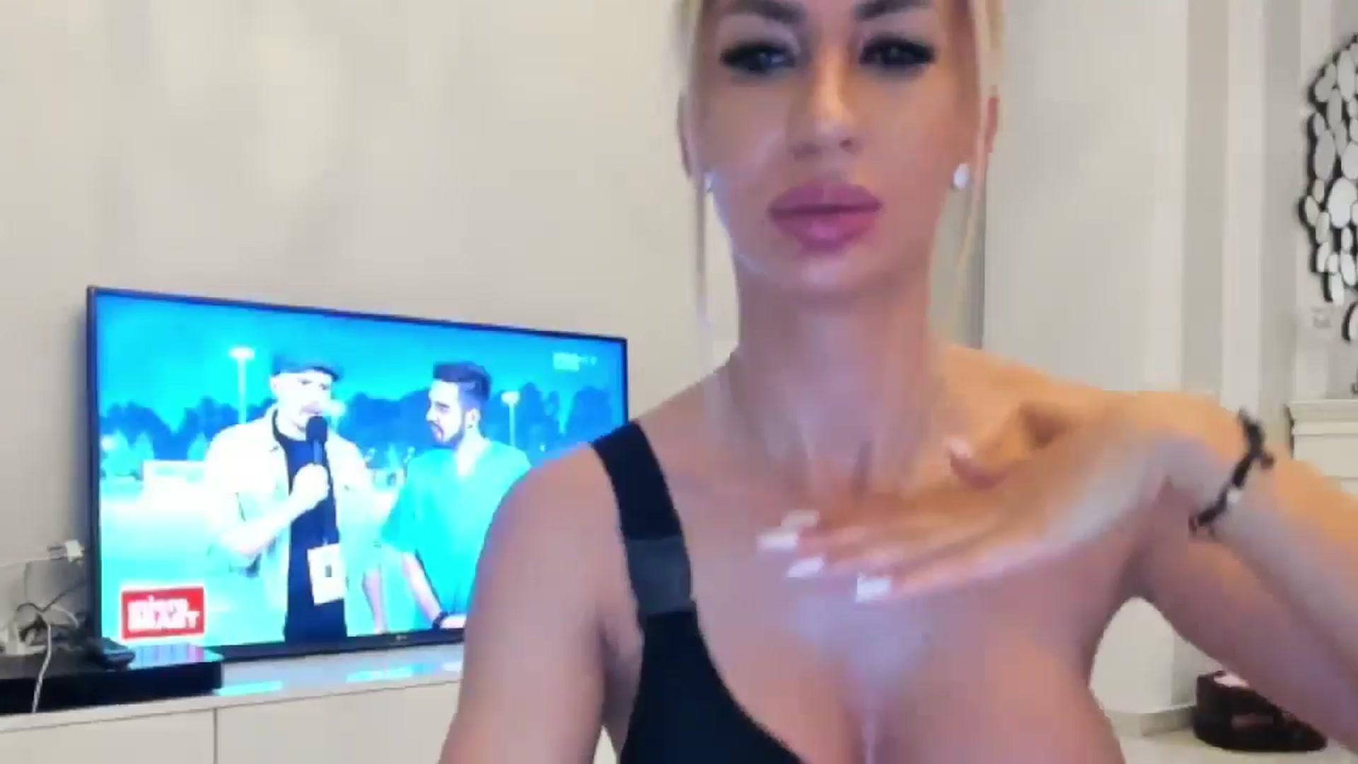 Gallery image thumbnail from Missy_alena's myfreecams stream on, 06/30/2024, 22:28 image 20 of 20
