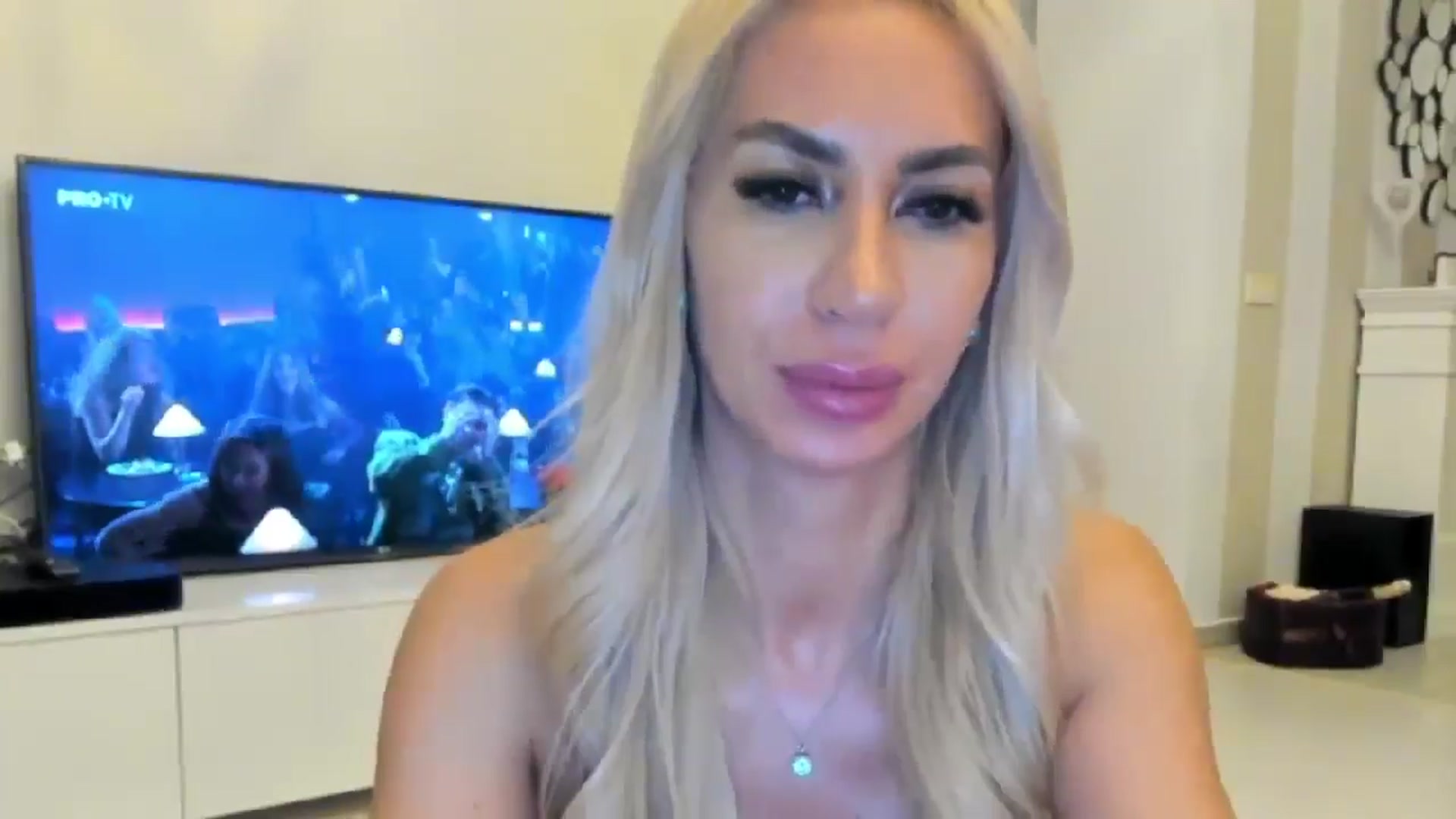 Gallery image thumbnail from Missy_alena's myfreecams stream on, 07/08/2024, 02:02 image 9 of 20