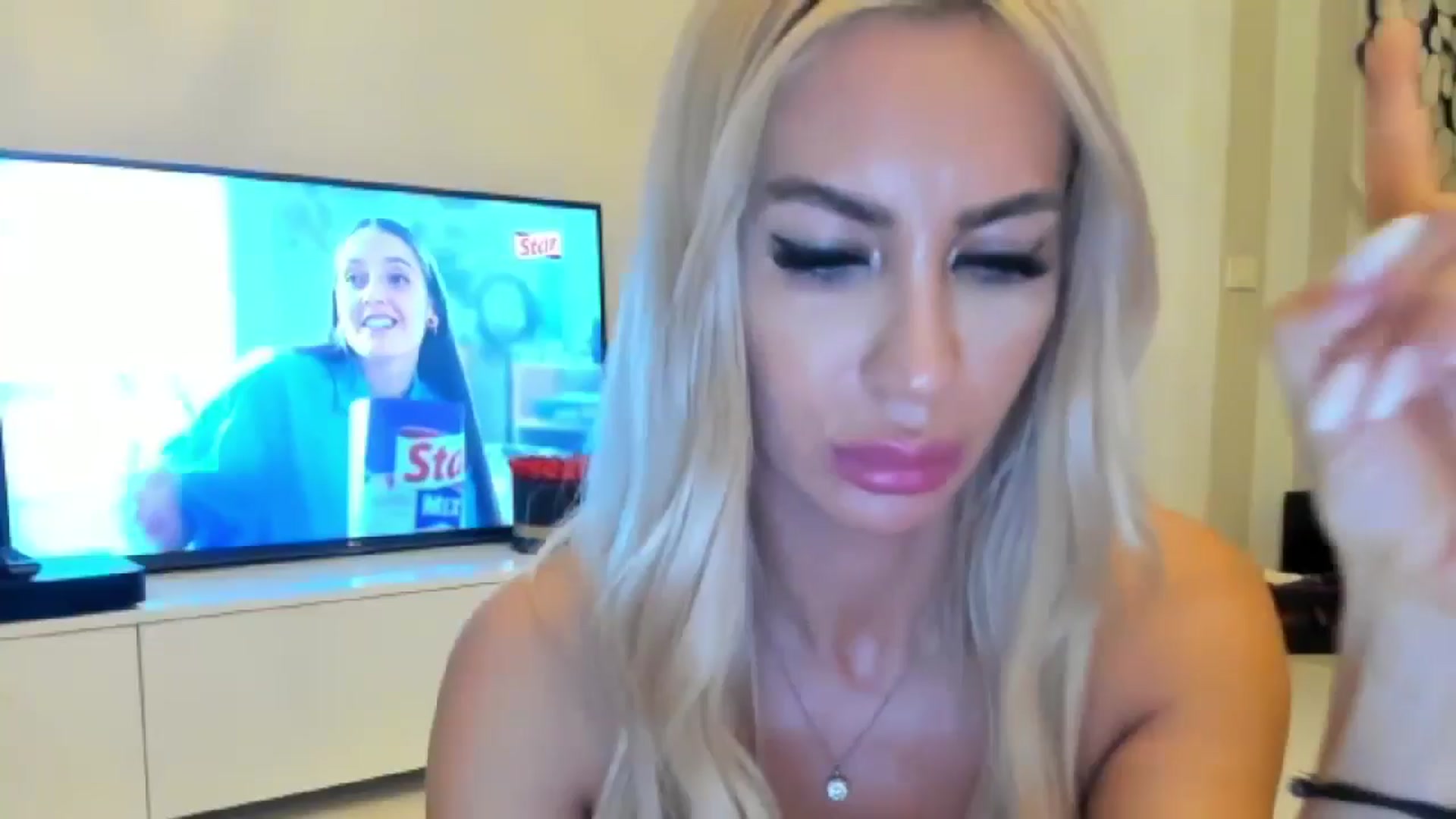 Gallery image thumbnail from Missy_alena's myfreecams stream on, 07/10/2024, 24:09 image 16 of 20