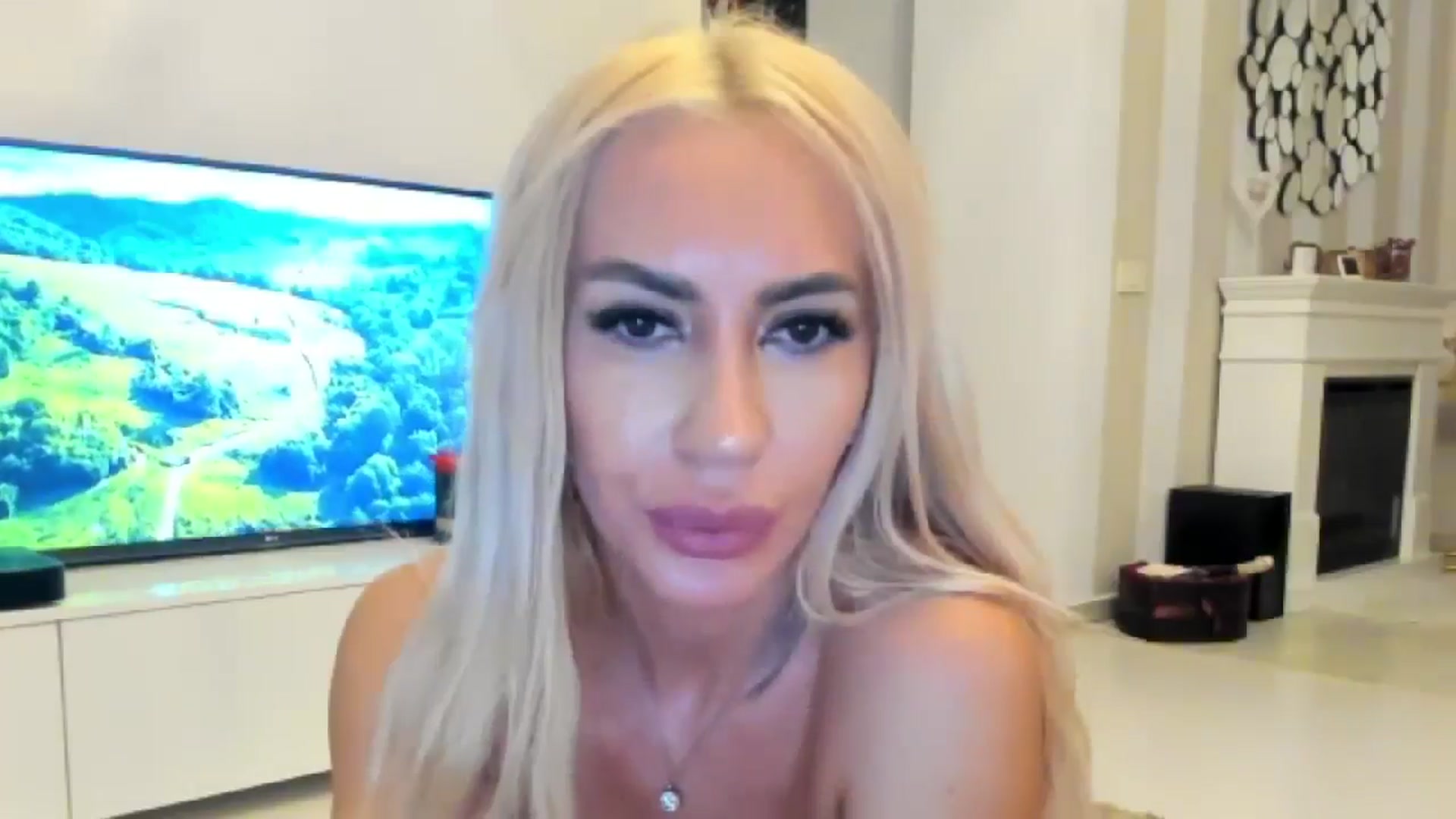 Gallery image thumbnail from Missy_alena's myfreecams stream on, 07/15/2024, 21:36 image 6 of 20