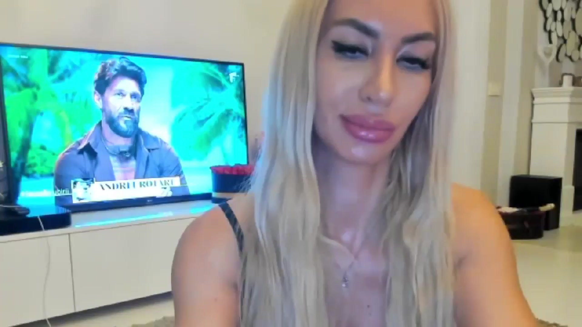 Gallery image thumbnail from Missy_alena's myfreecams stream on, 07/16/2024, 20:15 image 16 of 20