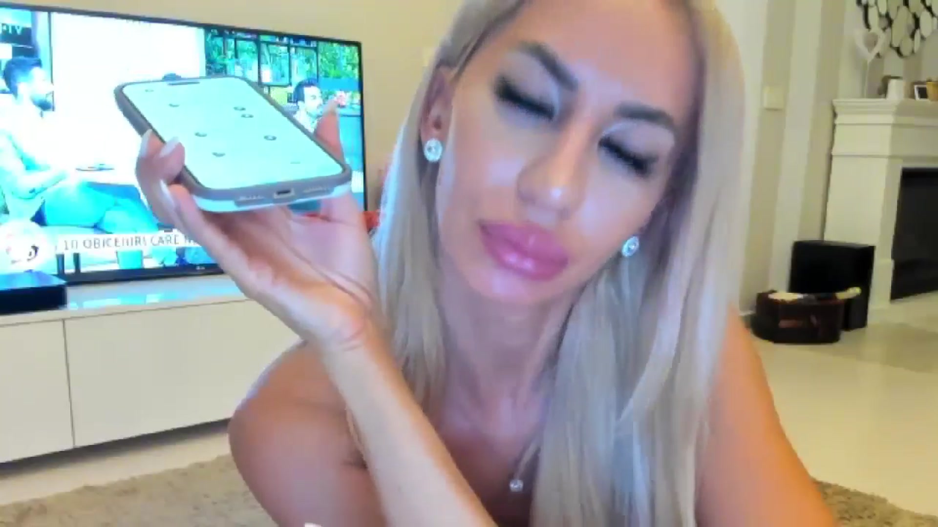 Gallery image thumbnail from Missy_alena's myfreecams stream on, 08/02/2024, 01:32 image 18 of 20