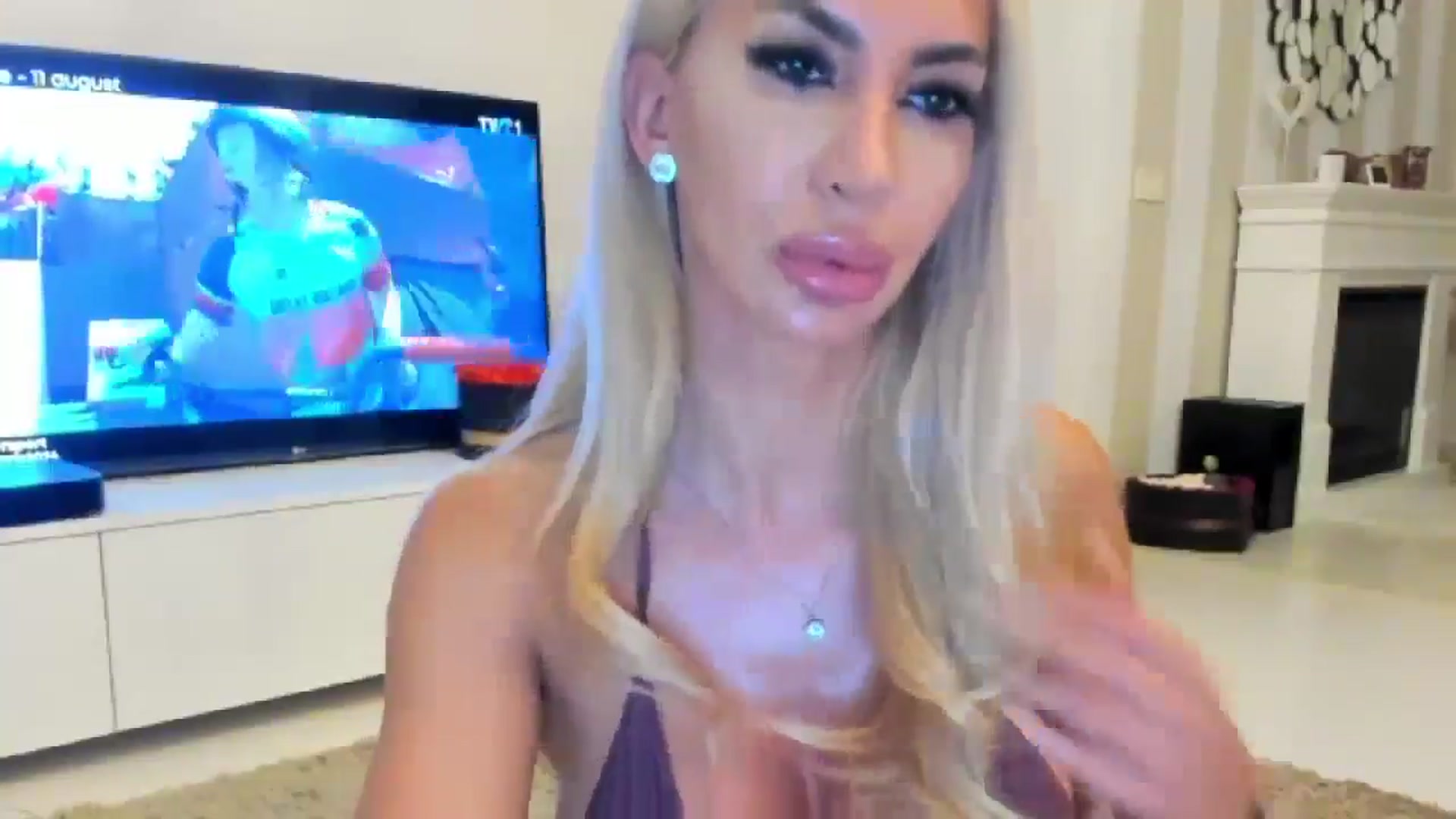 Gallery image thumbnail from Missy_alena's myfreecams stream on, 08/06/2024, 20:10 image 18 of 20