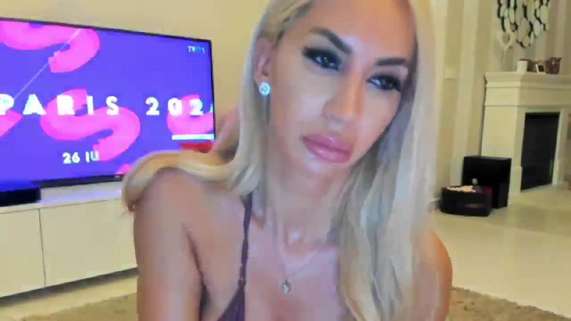 Gallery image thumbnail from Missy_alena's myfreecams stream on, 08/06/2024, 20:10 image 17 of 20