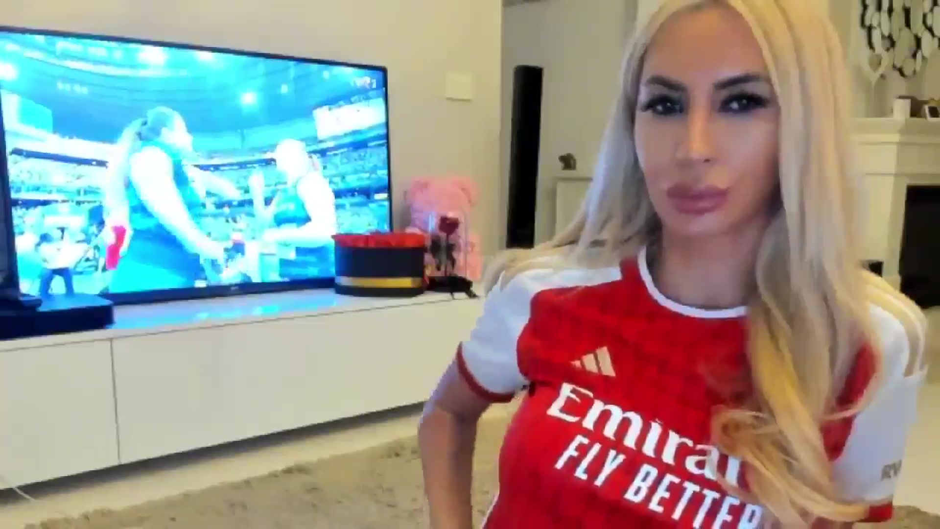 Gallery image thumbnail from Missy_alena's myfreecams stream on, 08/07/2024, 24:43 image 6 of 20