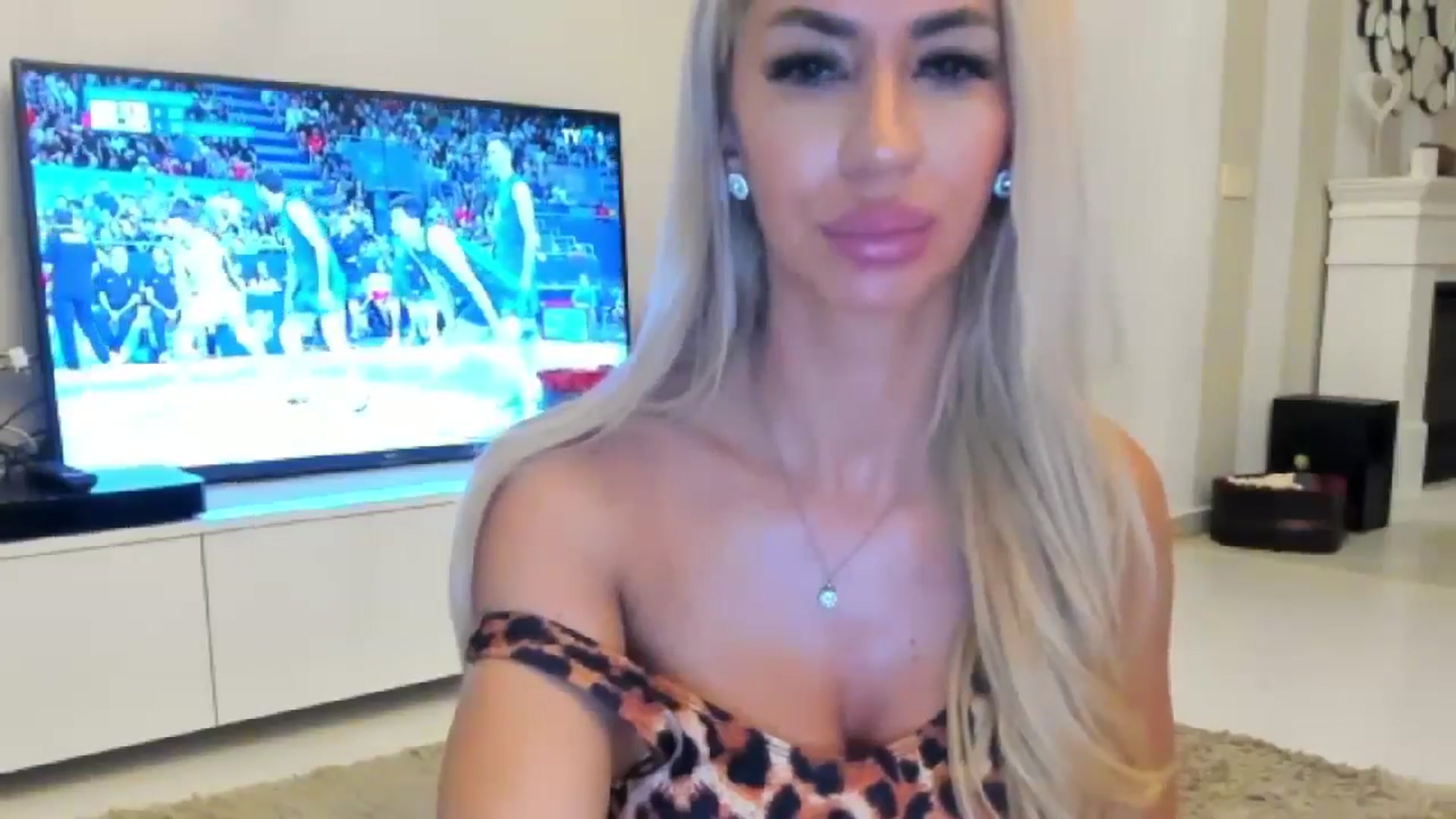 Gallery image thumbnail from Missy_alena's myfreecams stream on, 08/09/2024, 21:32 image 18 of 20