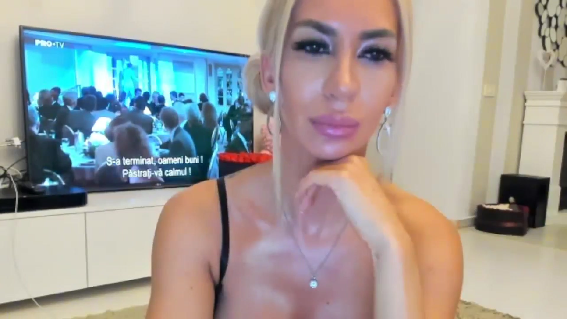 Gallery image thumbnail from Missy_alena's myfreecams stream on, 08/14/2024, 24:40 image 2 of 20