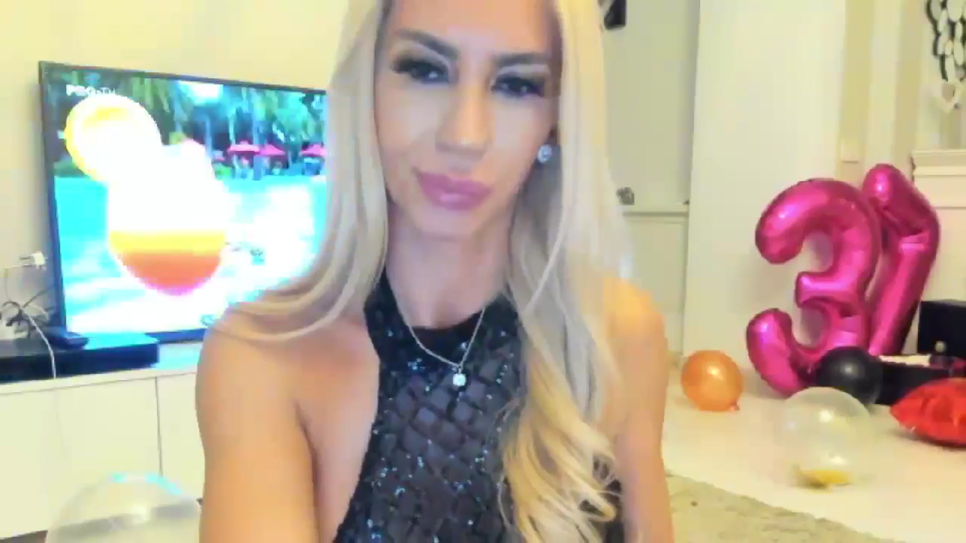 Gallery image thumbnail from Missy_alena's myfreecams stream on, 08/15/2024, 02:10 image 13 of 20