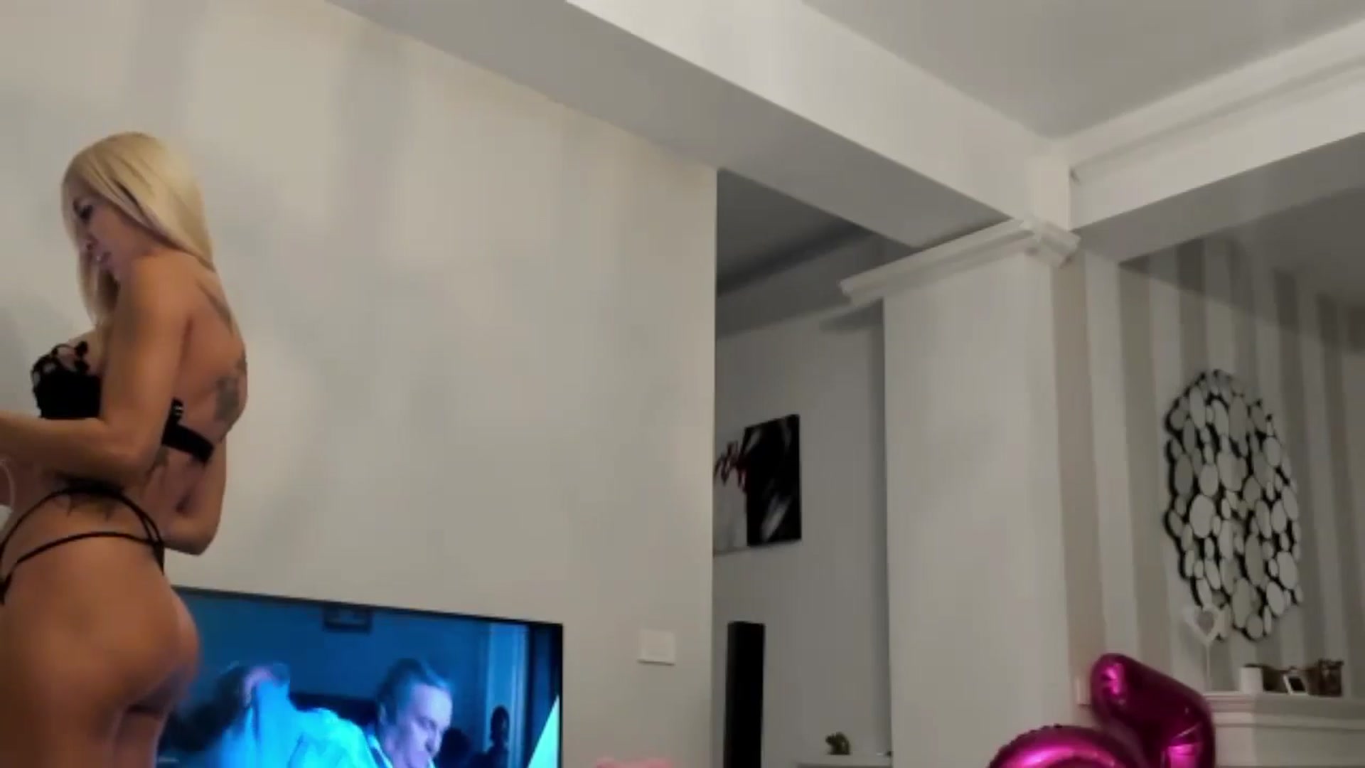 Gallery image thumbnail from Missy_alena's myfreecams stream on, 08/20/2024, 22:02 image 19 of 20